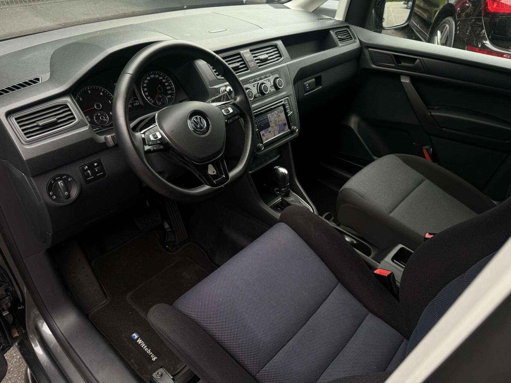 Foto van Volkswagen Caddy Modified Partition Wall