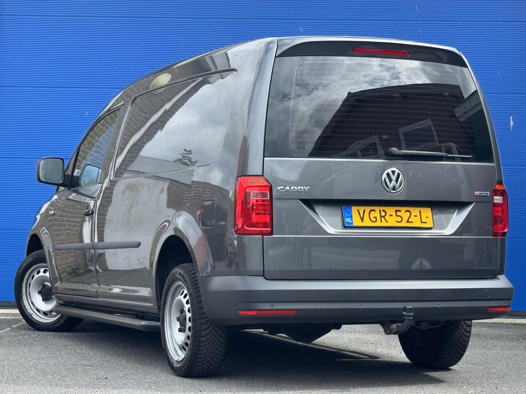 Foto van Volkswagen Caddy Modified Partition Wall