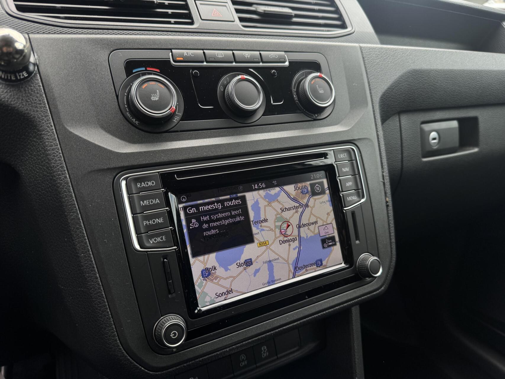 Foto van Volkswagen Caddy Modified Partition Wall