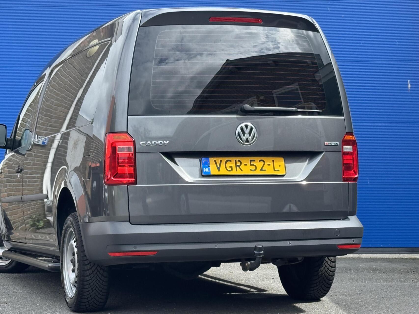 Foto van Volkswagen Caddy Modified Partition Wall