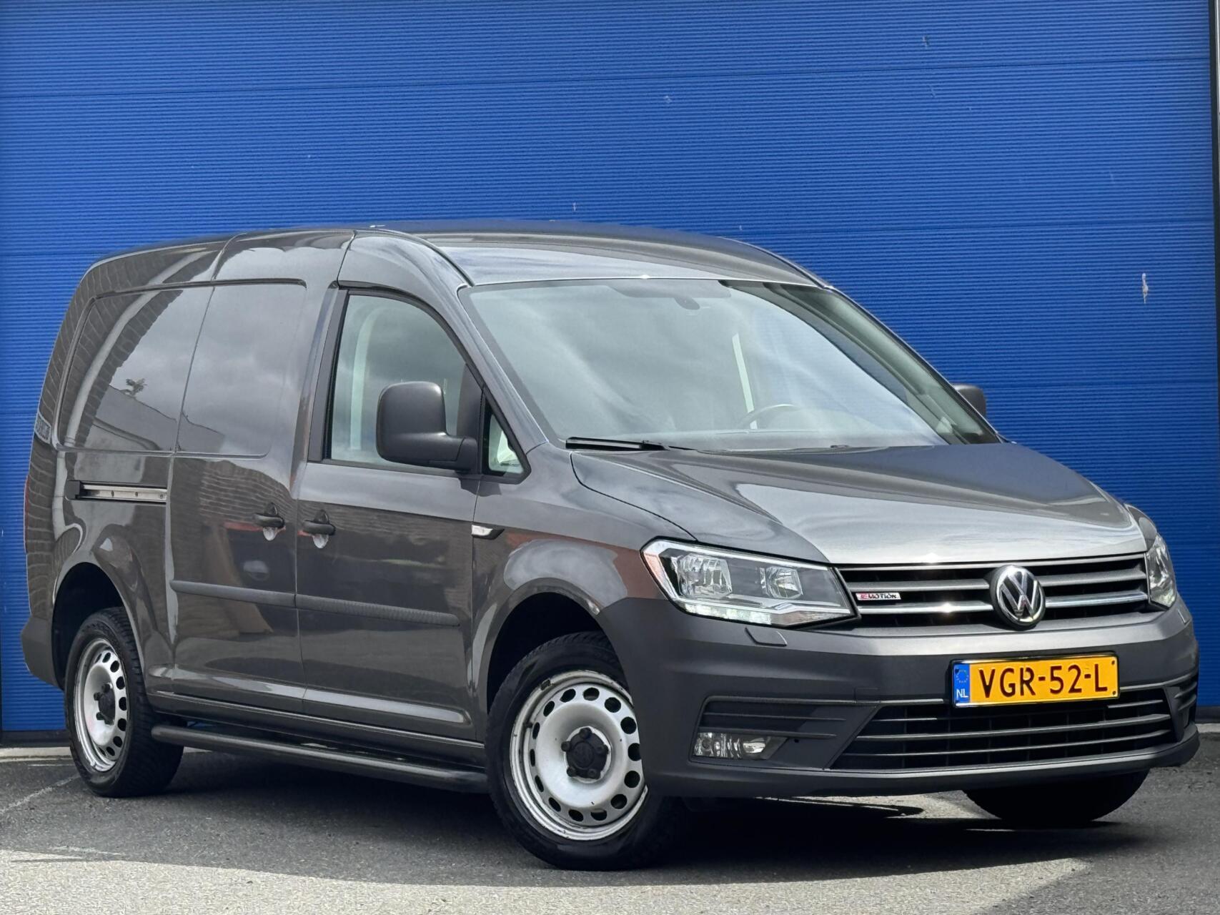Foto van Volkswagen Caddy Modified Partition Wall