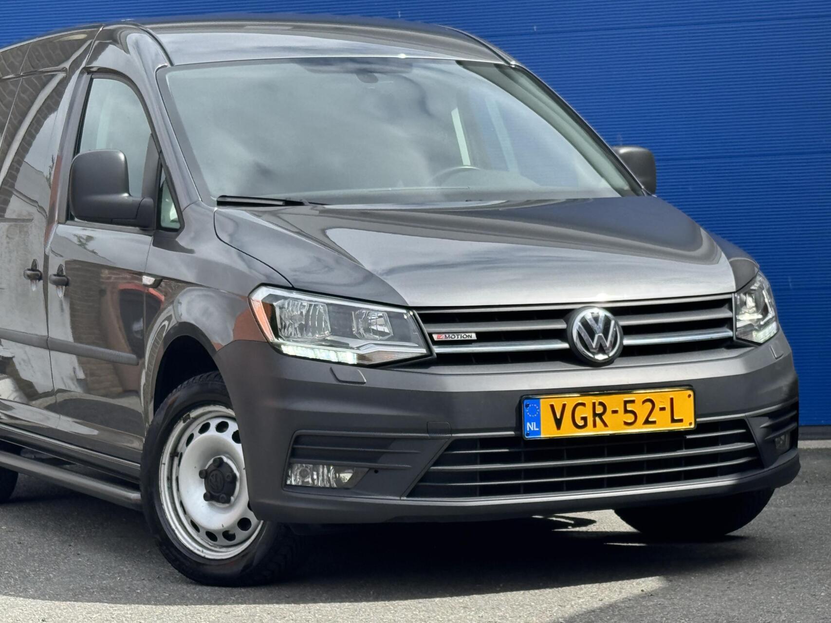 Foto van Volkswagen Caddy Modified Partition Wall