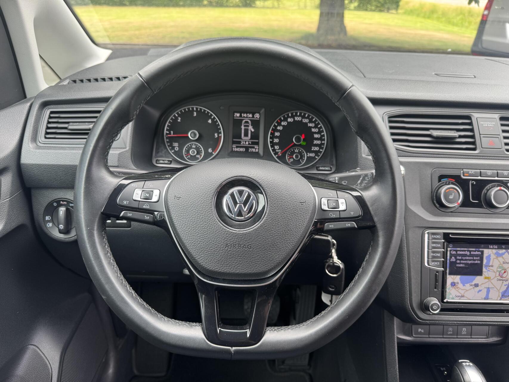 Foto van Volkswagen Caddy Modified Partition Wall