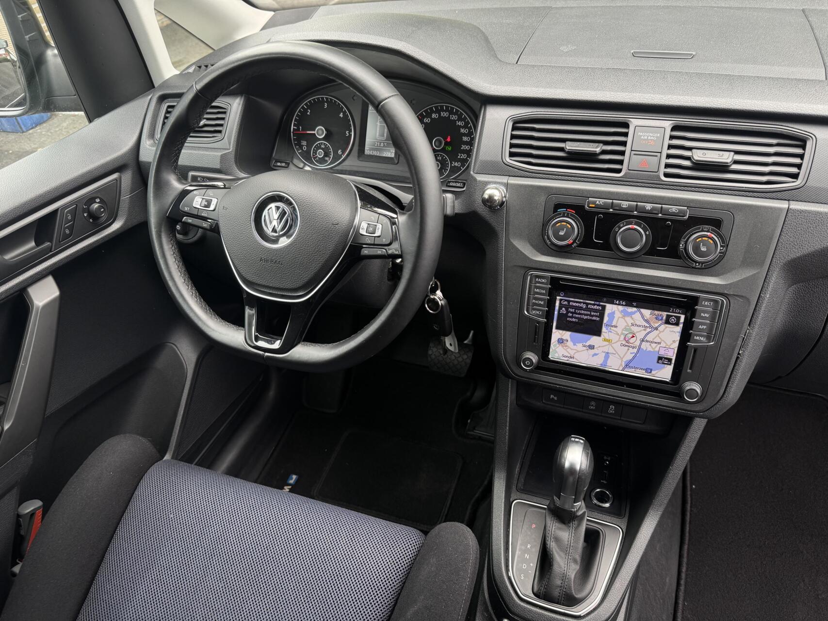 Foto van Volkswagen Caddy Modified Partition Wall
