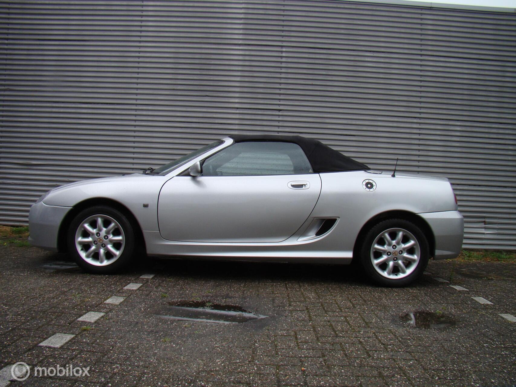 Foto van MG MG TF