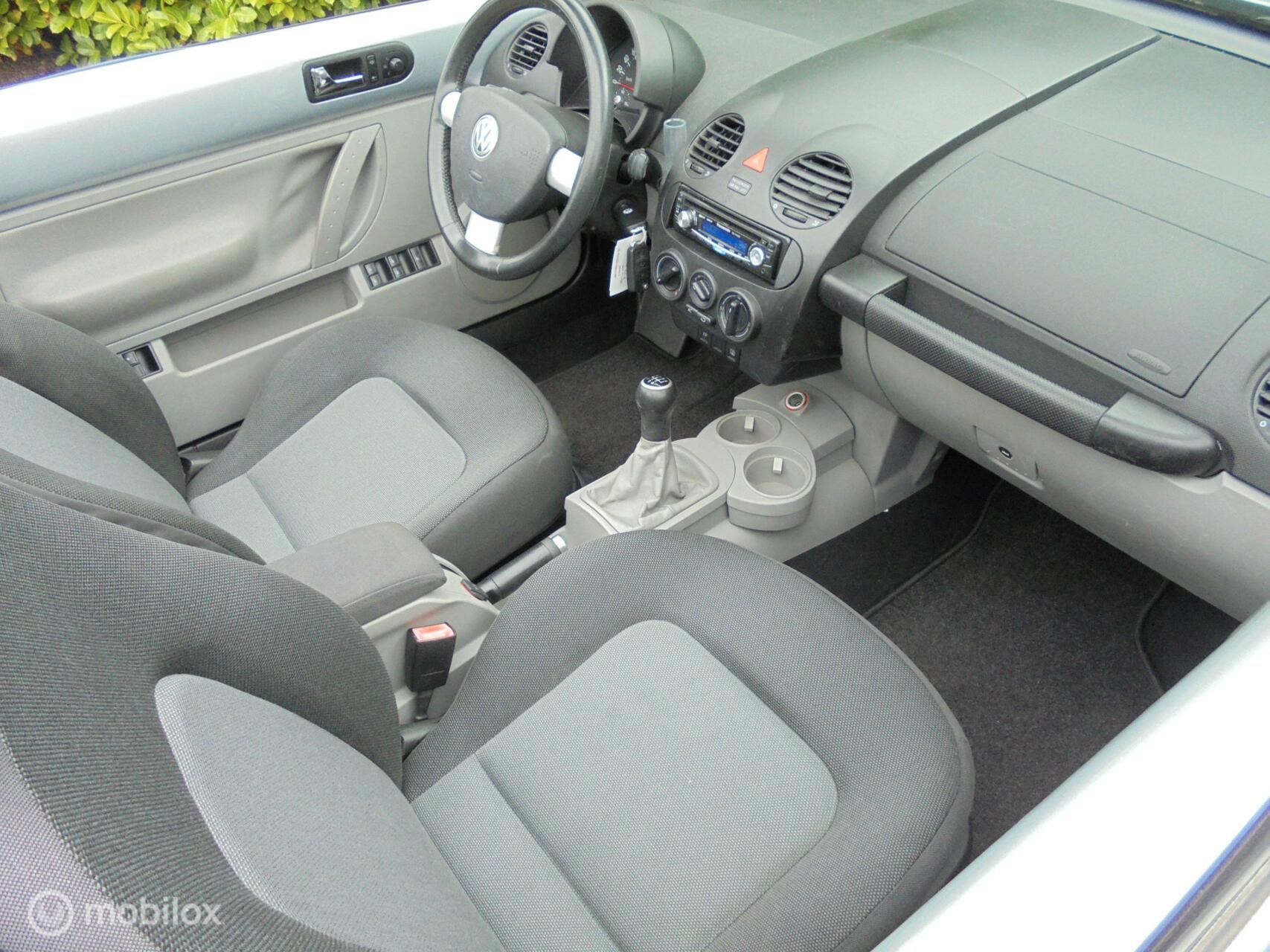Foto van Volkswagen New Beetle Cabriolet