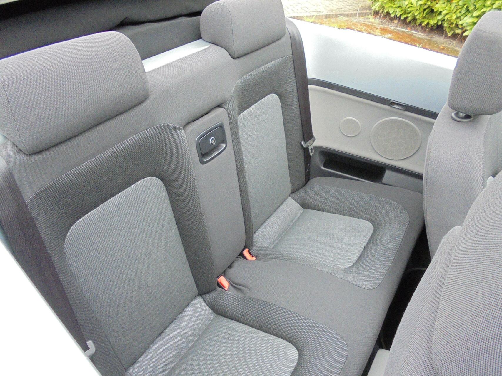 Foto van Volkswagen New Beetle Cabriolet