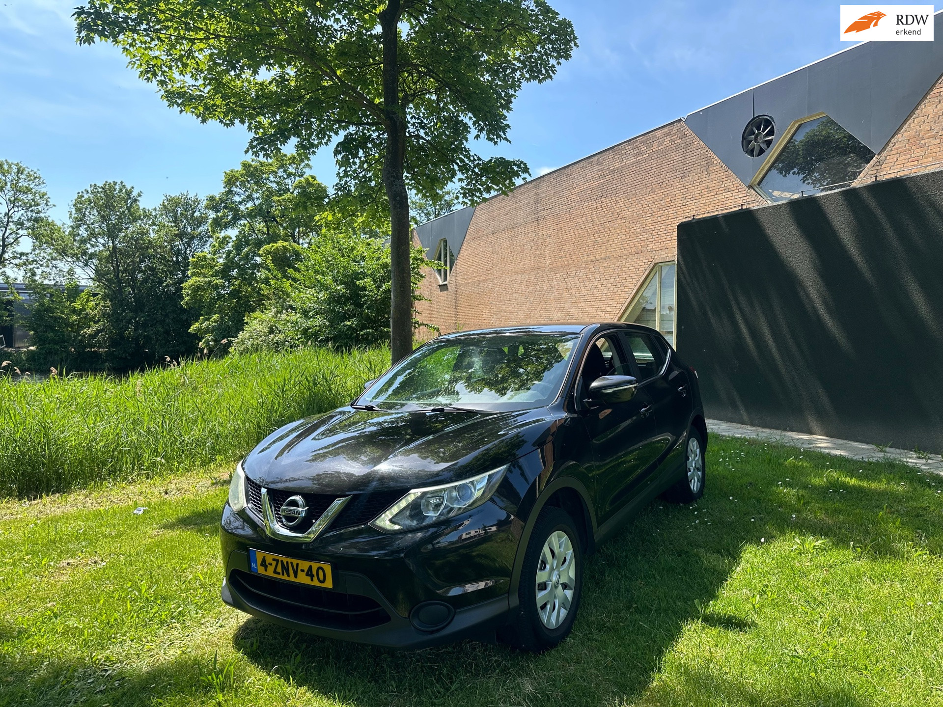 Nissan Nissan Qashqai 1.5 dCi Visia Airco Led Camera 2015 - voorkant