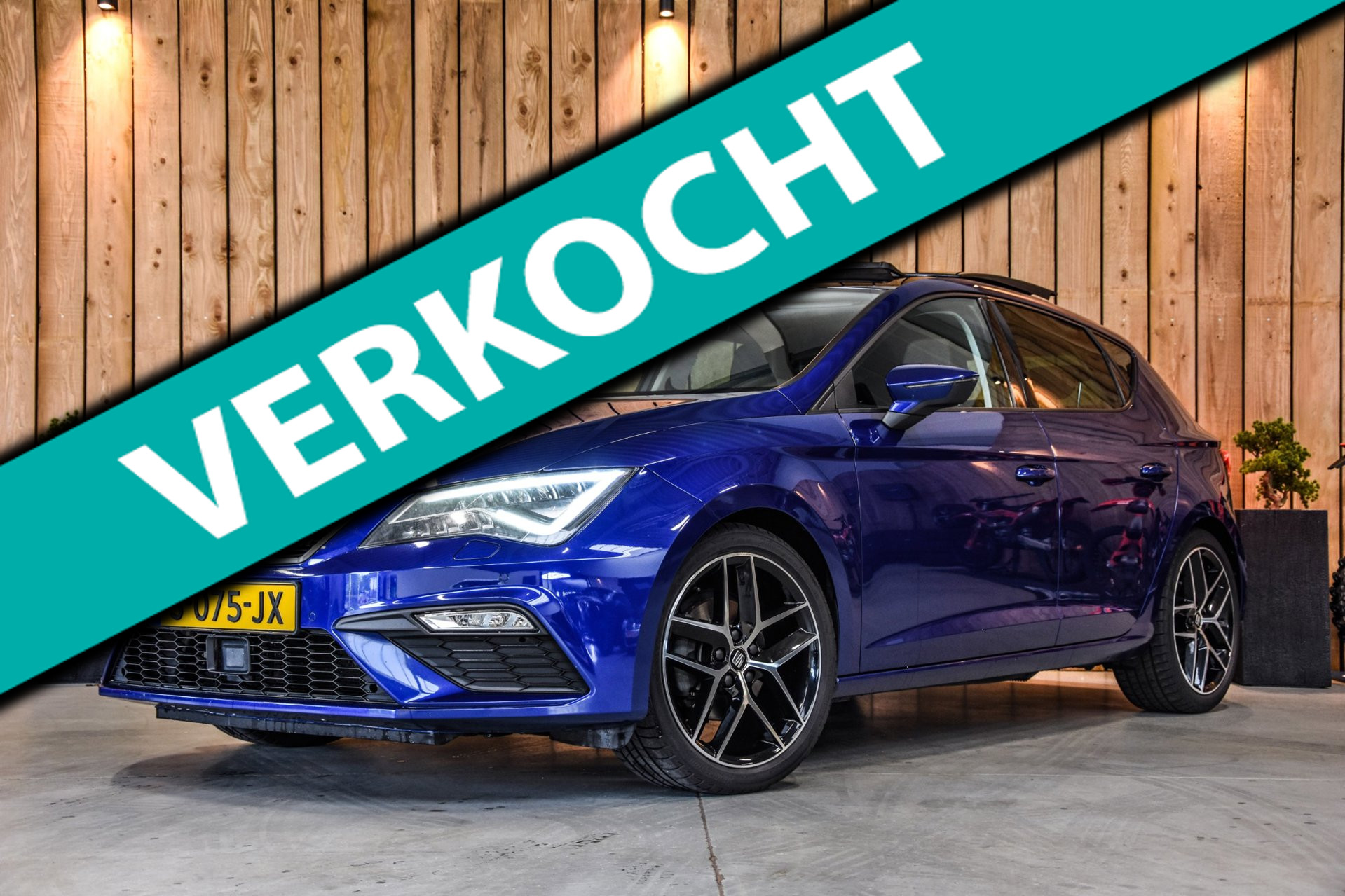 Seat Leon 1.5 TSI FR *Pano*Camera*Virtual*Keyless*Led*Stoelverwarming* 2019 - voorkant