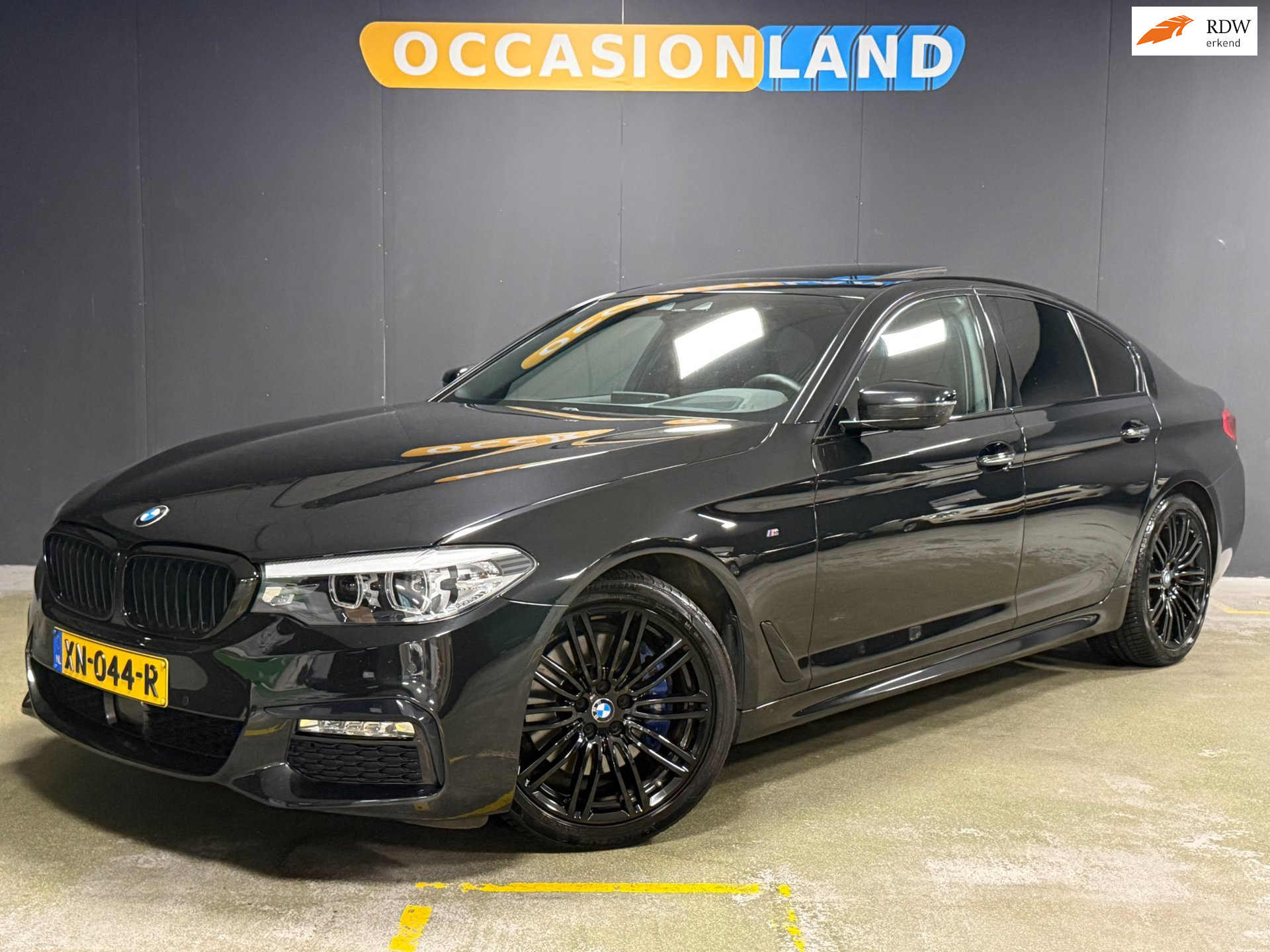 BMW 530i xDrive 530i xDrive High Executive M-Pakket|KANTELDAK|MEMORY|STUURV|STOELV|SFEER|HUD|DODEHOEK|LED|ACC|BLUETOOTH|19INCH| 2018 - voorkant