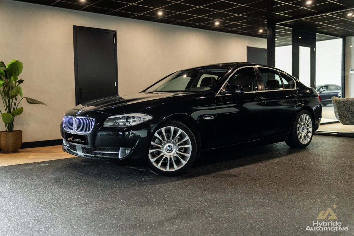 BMW 5er Reihe 530d High Executive | Open Dak | HuD | Trekhaak | 2011 - voorkant