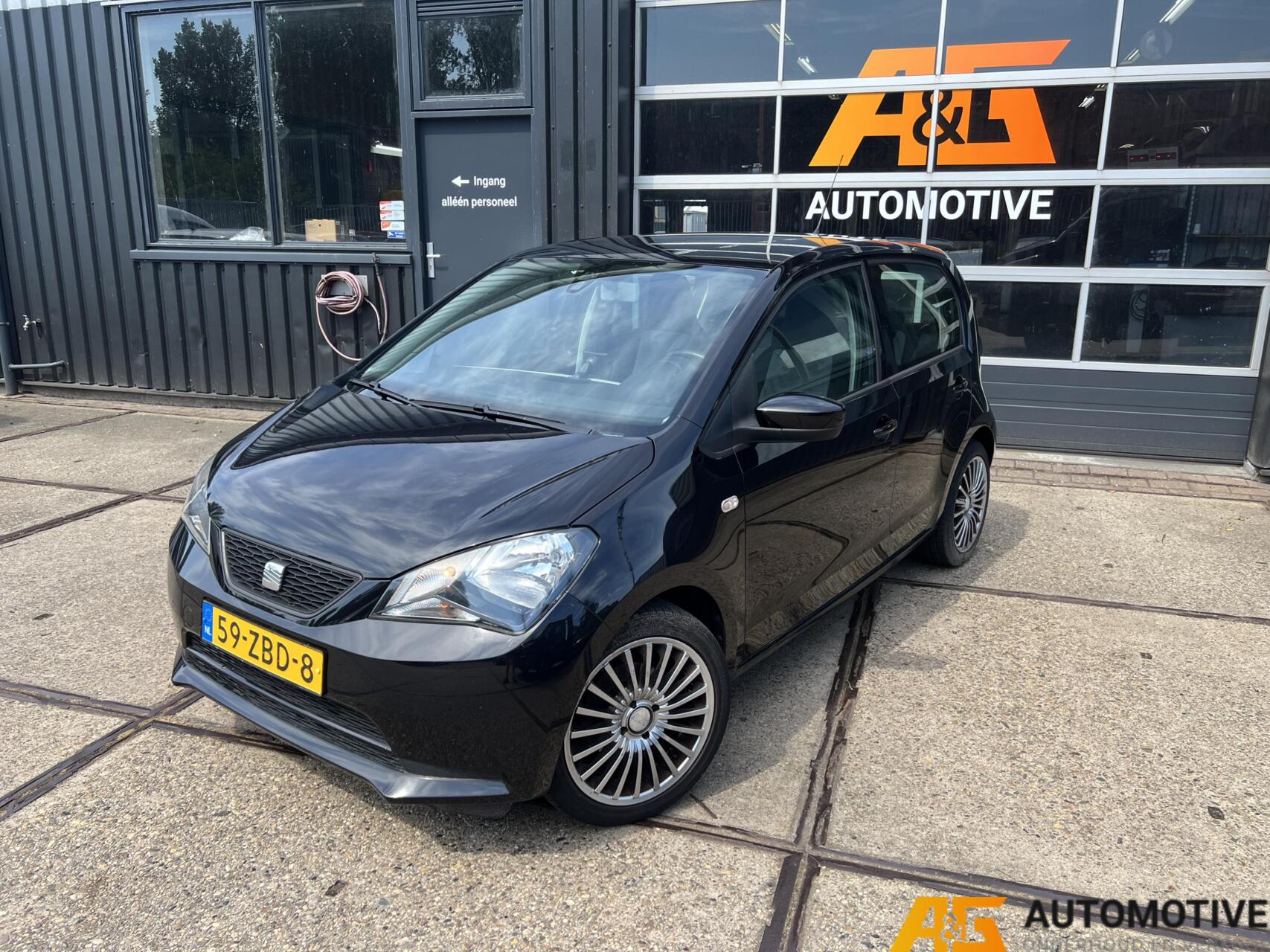 Seat Mii 1.0 5DRS Zwart 2012 | Airco | 2012 - voorkant