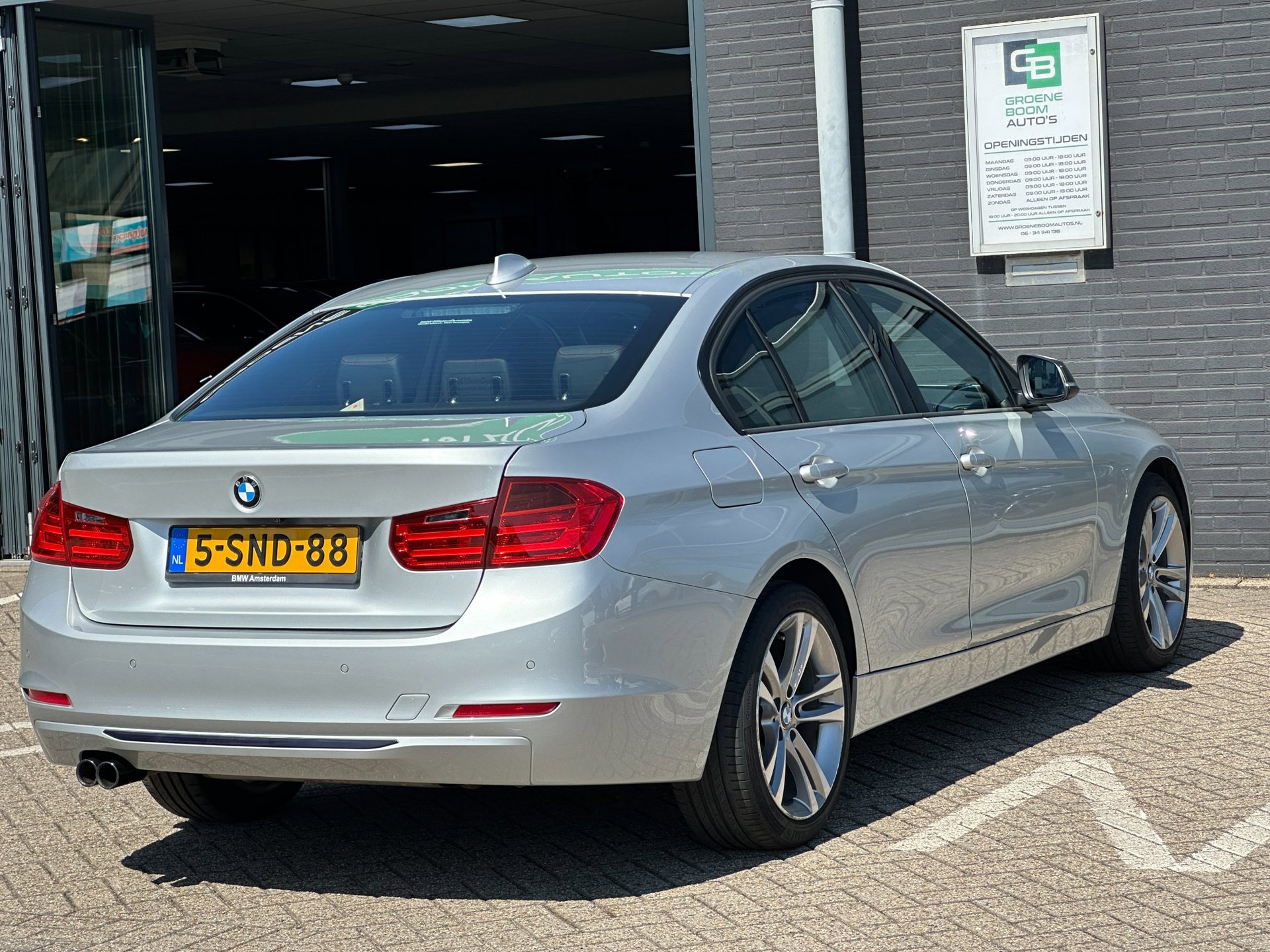 Foto van BMW 328i xDrive