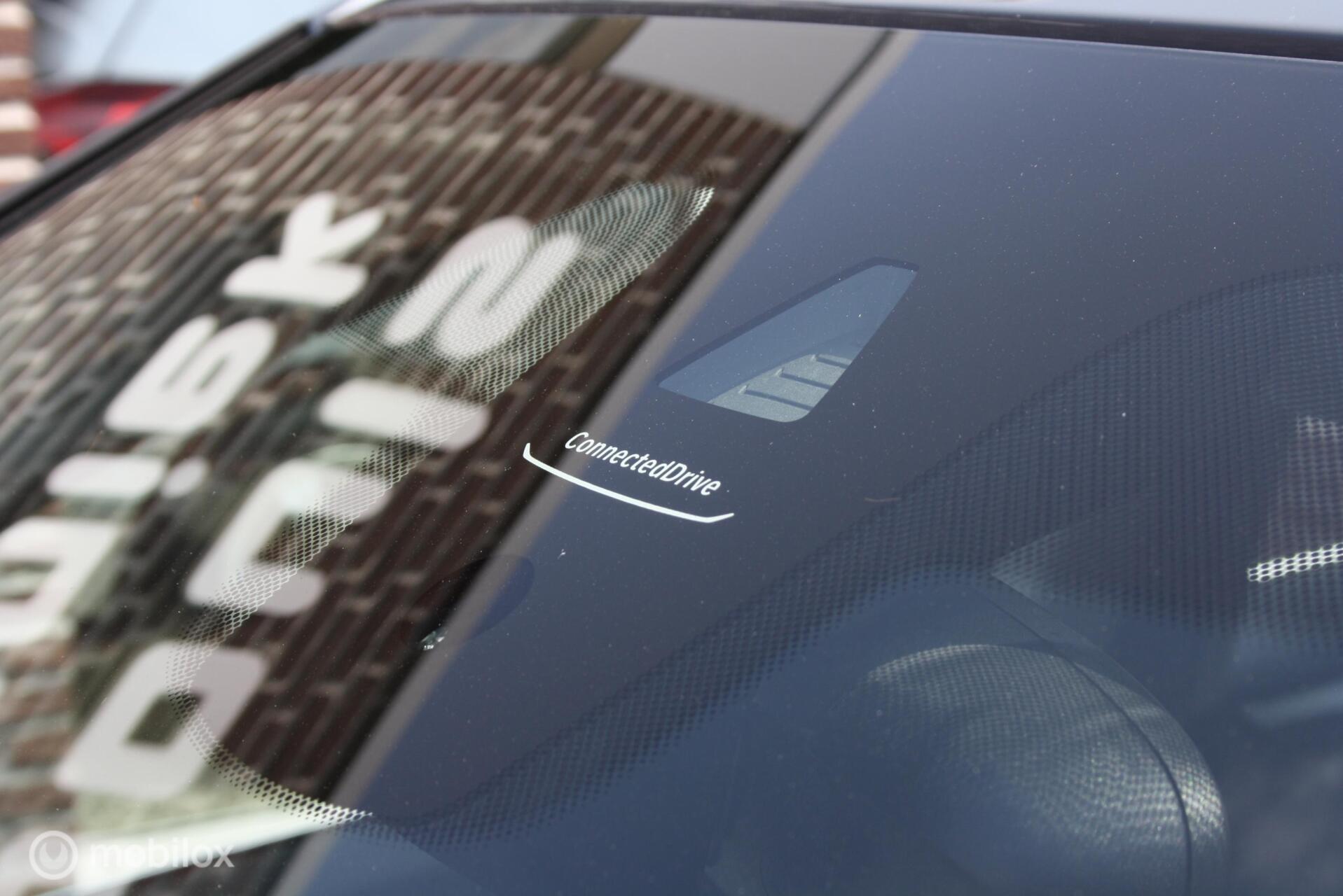 Foto van BMW X1 Xdrive25e