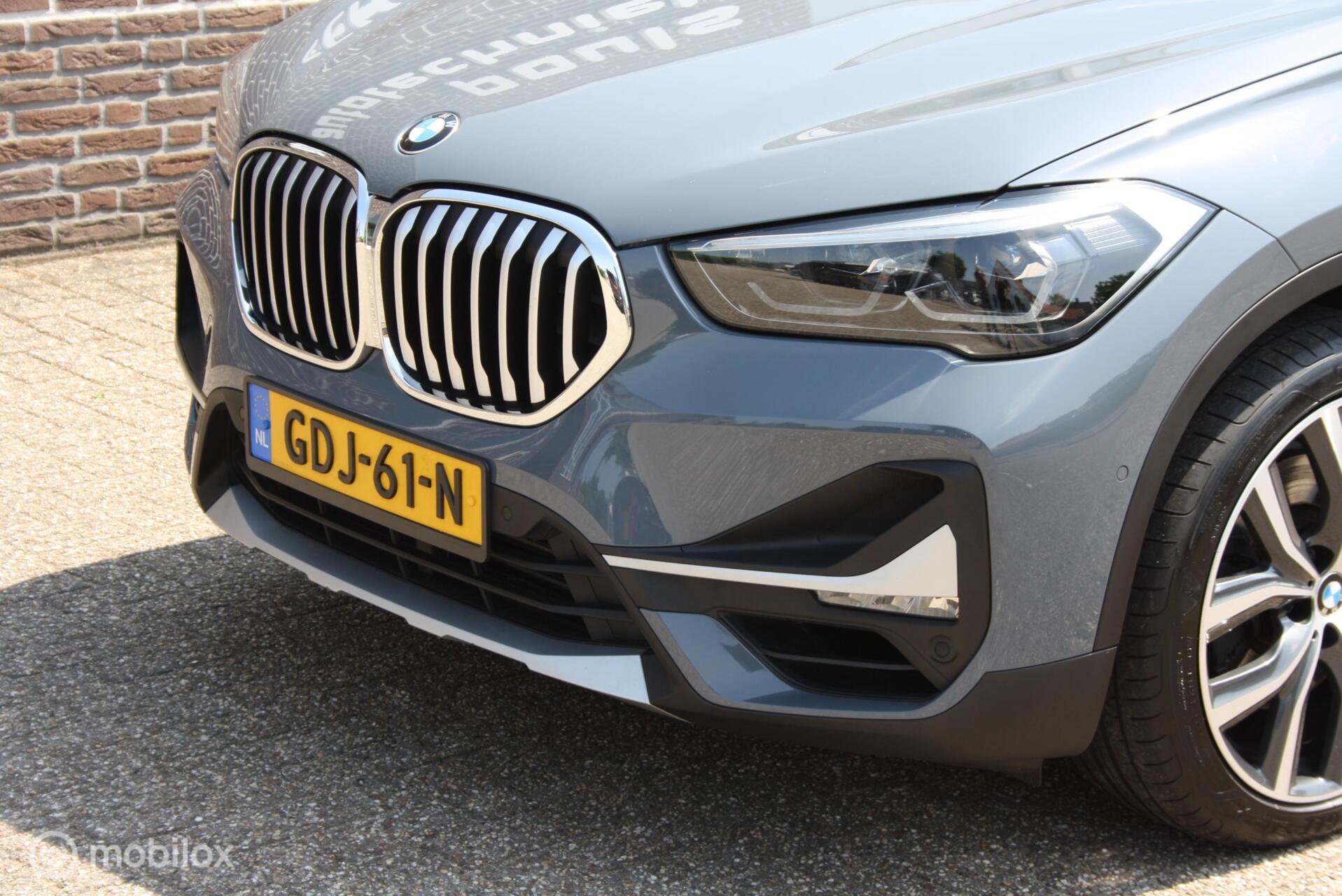Foto van BMW X1 Xdrive25e