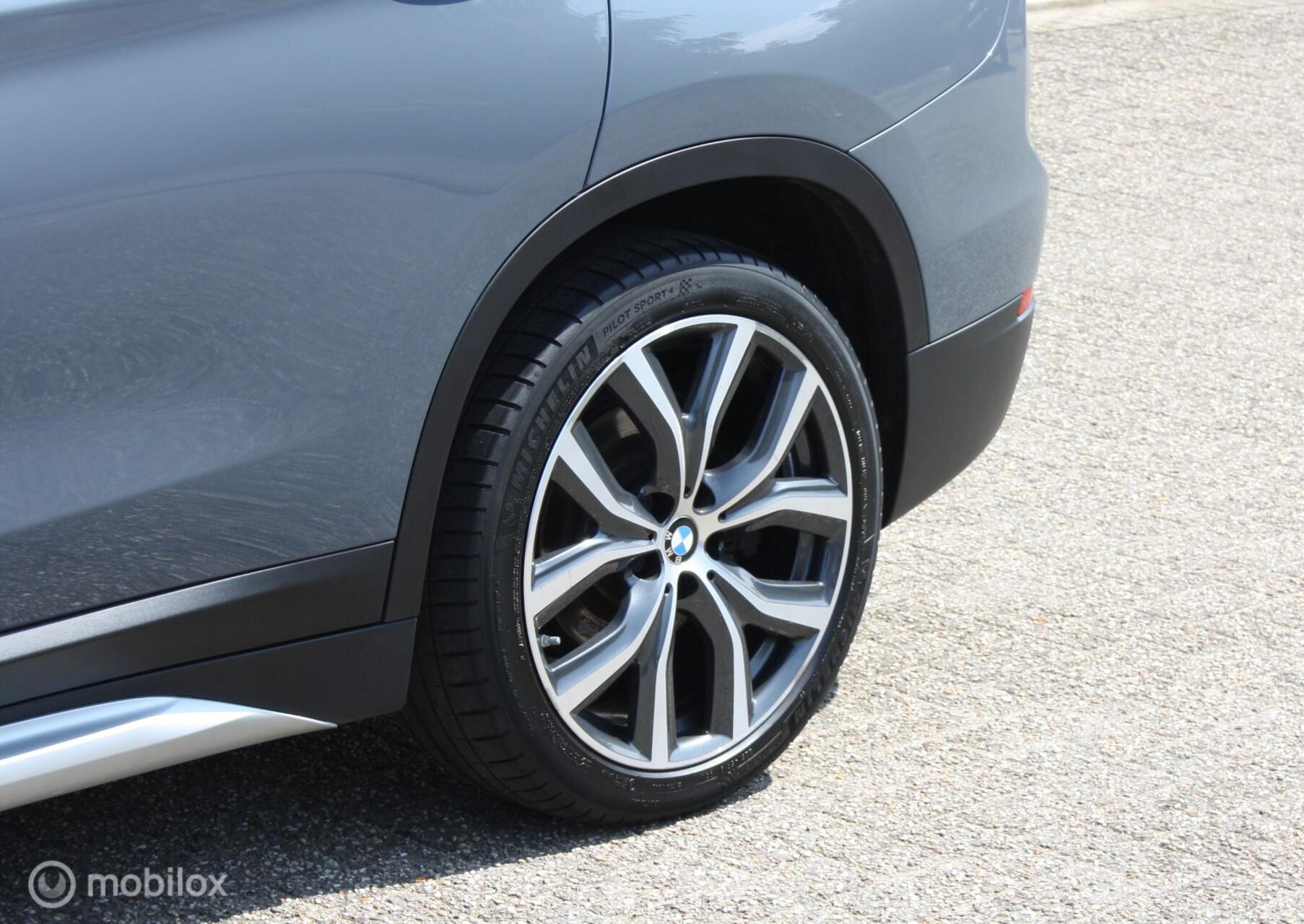 Foto van BMW X1 Xdrive25e