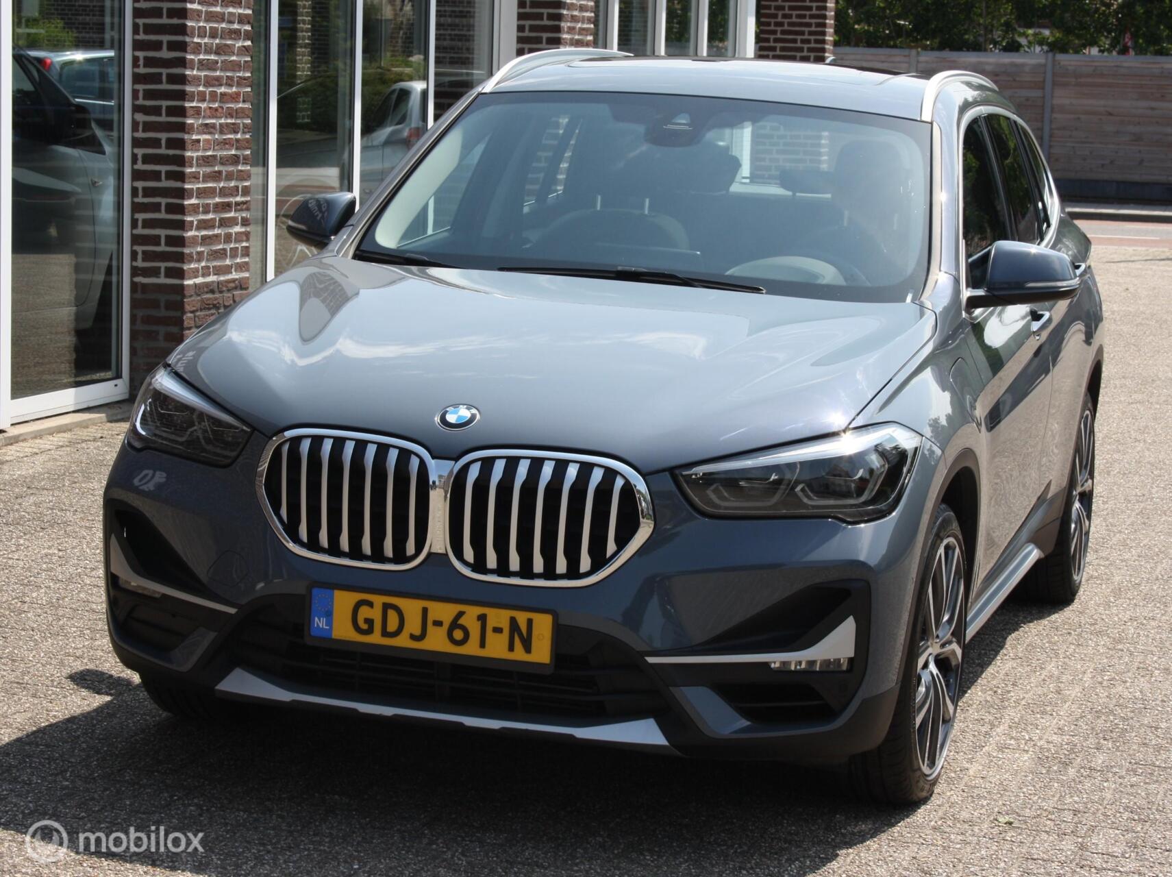 Foto van BMW X1 Xdrive25e