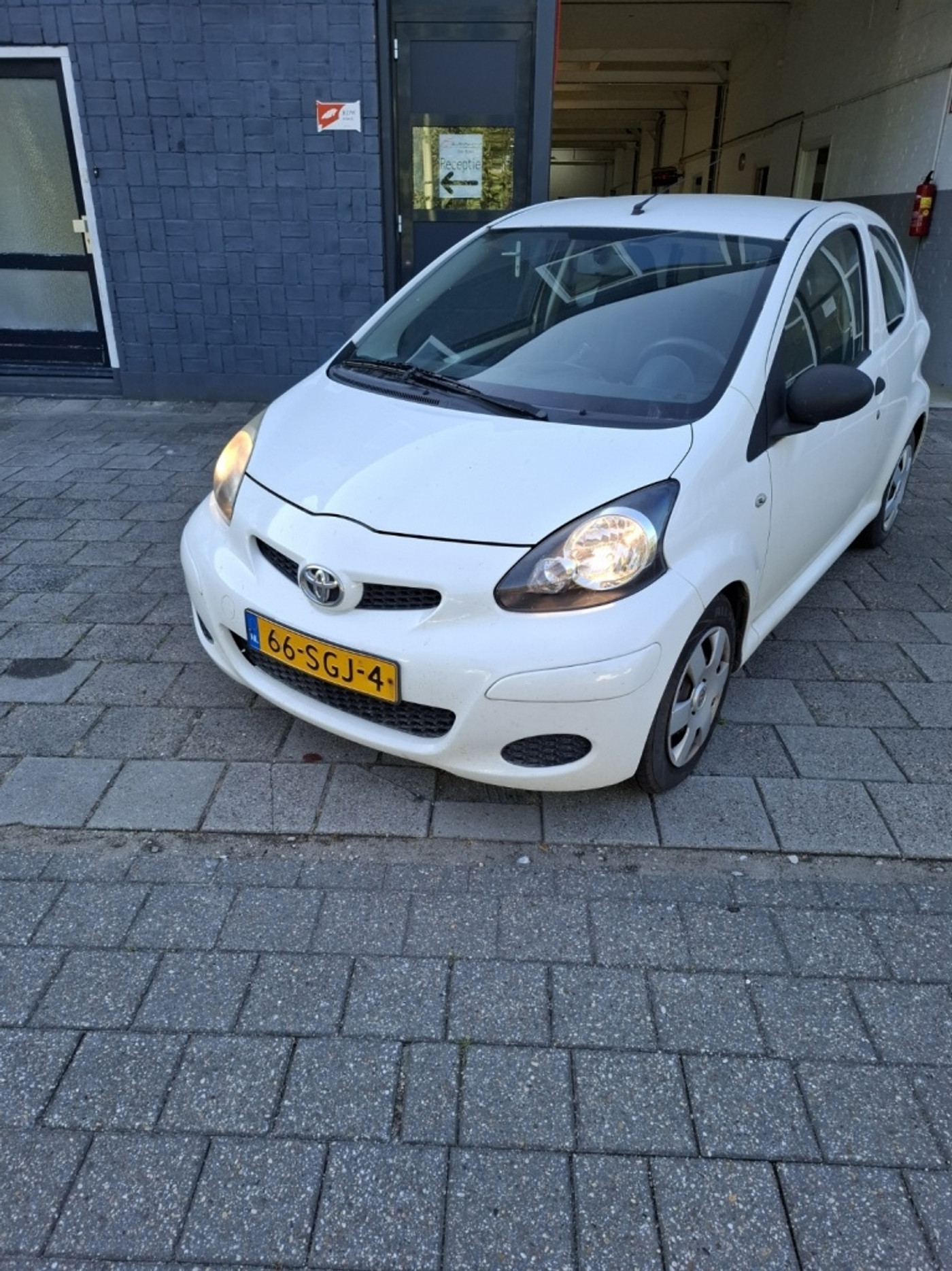 Toyota Toyota Aygo 1.0-12V Now 2011 - voorkant