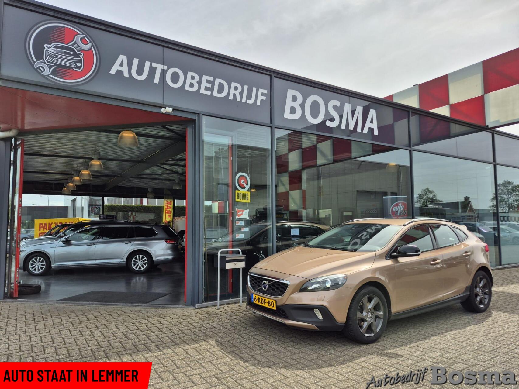 Volvo V40 Cross Country 1.6 T4 Momentum 2013 - voorkant
