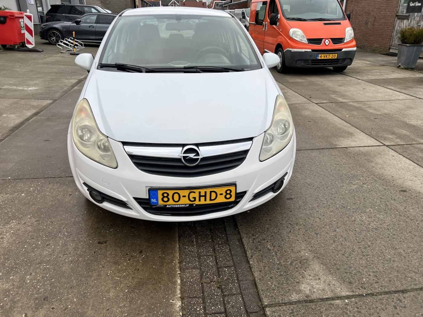 Opel Corsa 1.4-16V Business 2008 - voorkant