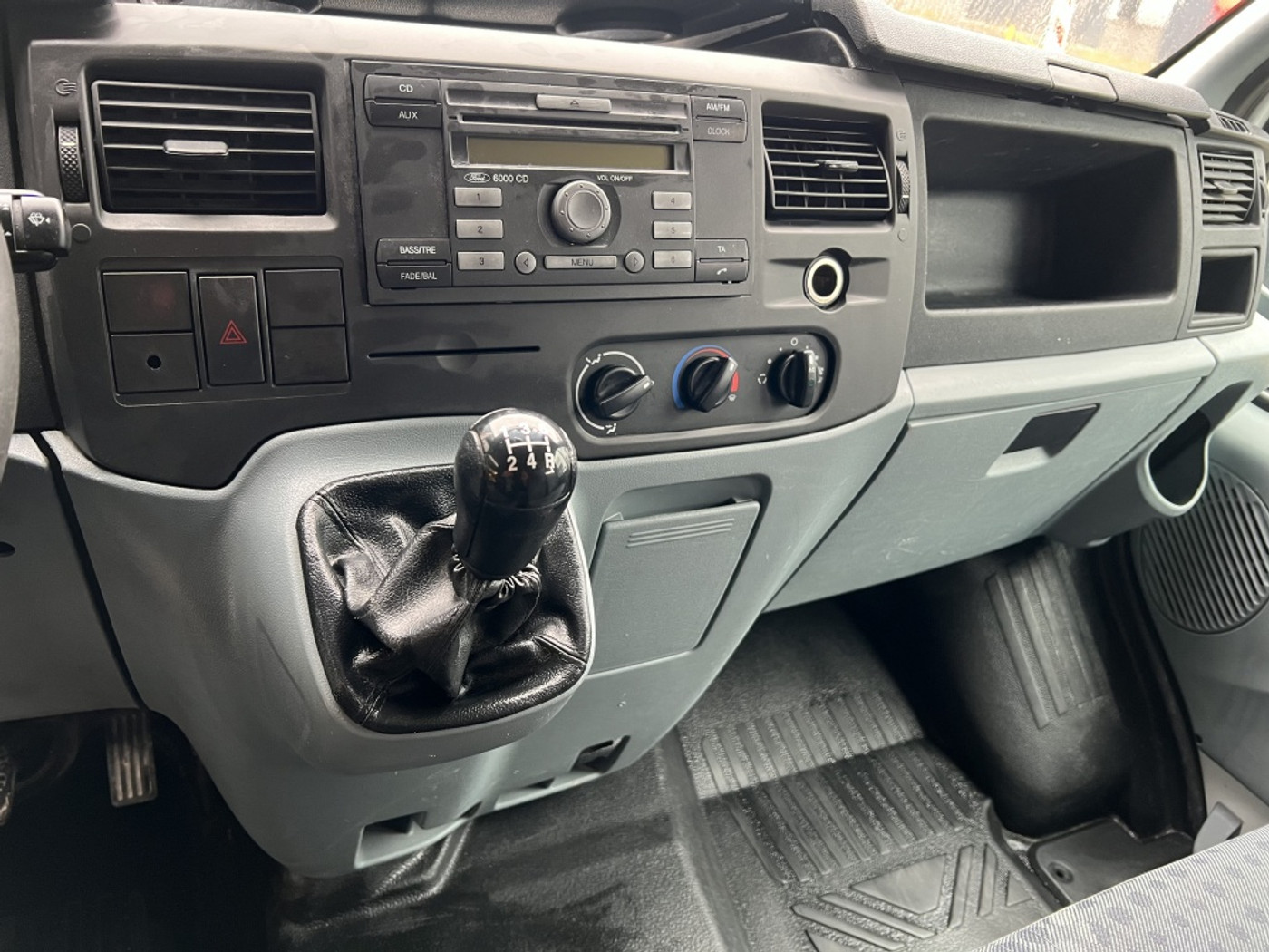 Foto van Ford Transit 260s FD DC 110 LR 4.23
