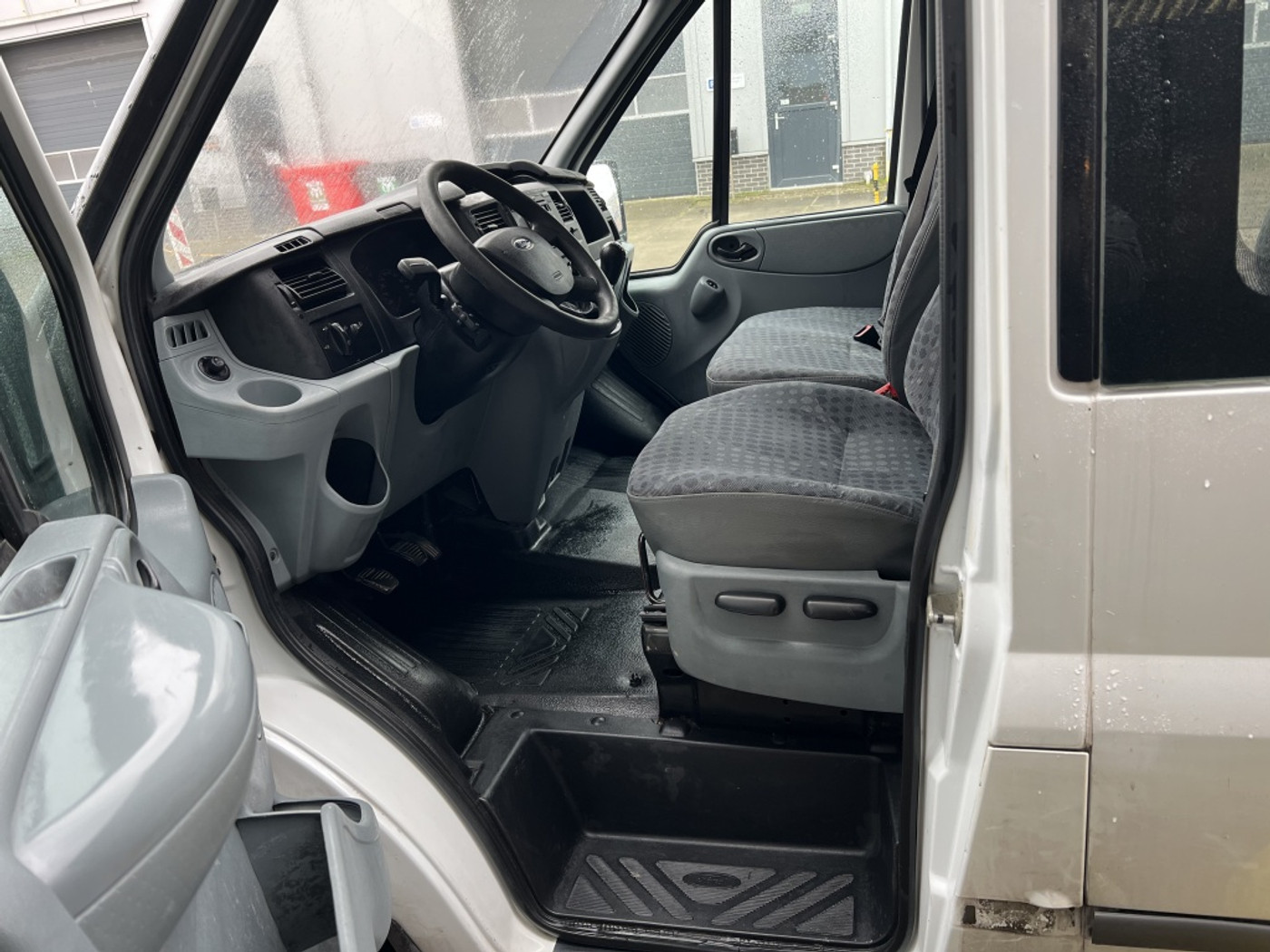 Foto van Ford Transit 260s FD DC 110 LR 4.23