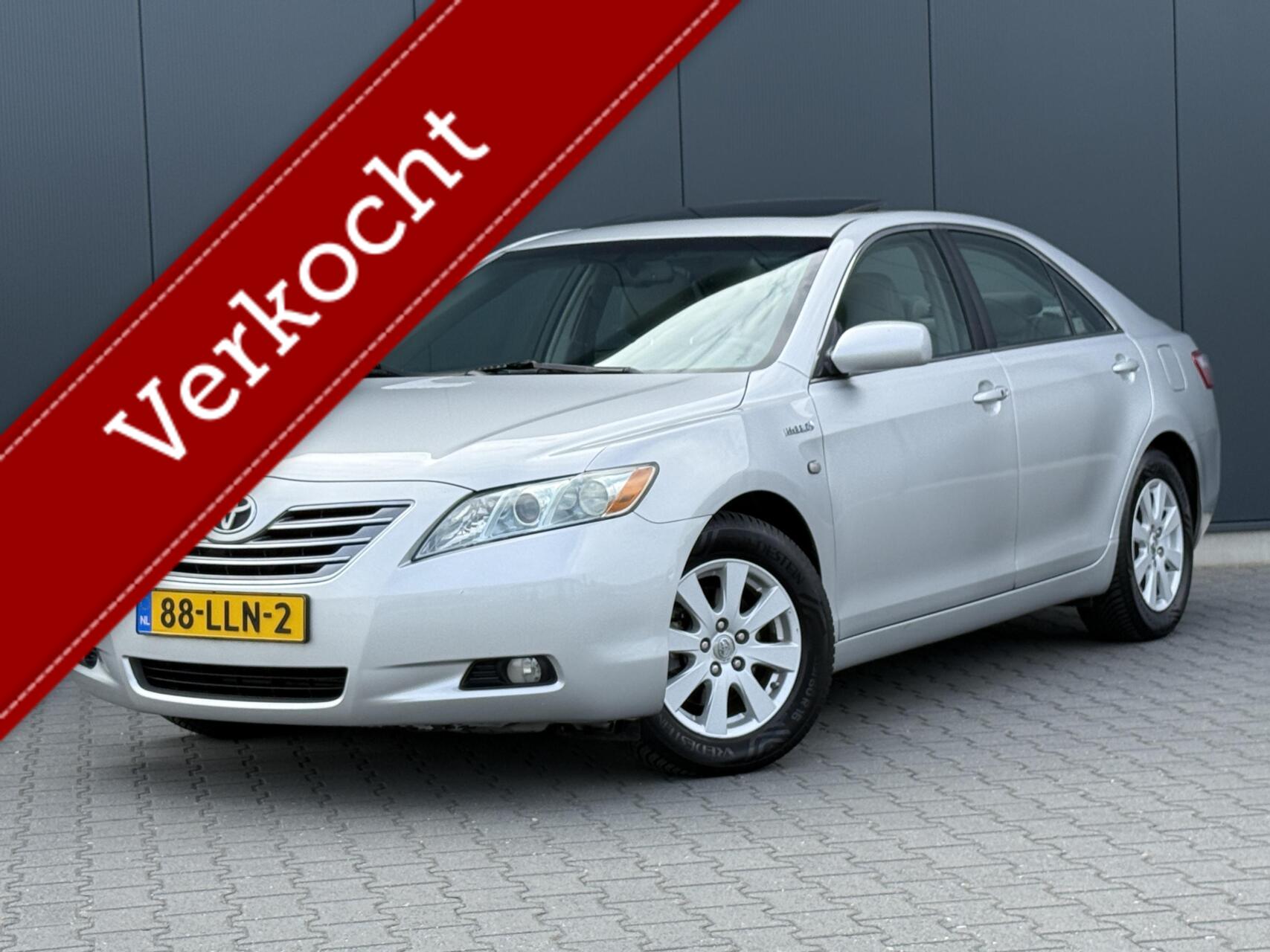 Toyota Camry 2.4 Hybrid Leder - Schuifdak - Unieke Auto - Complete Historie 2009 - voorkant