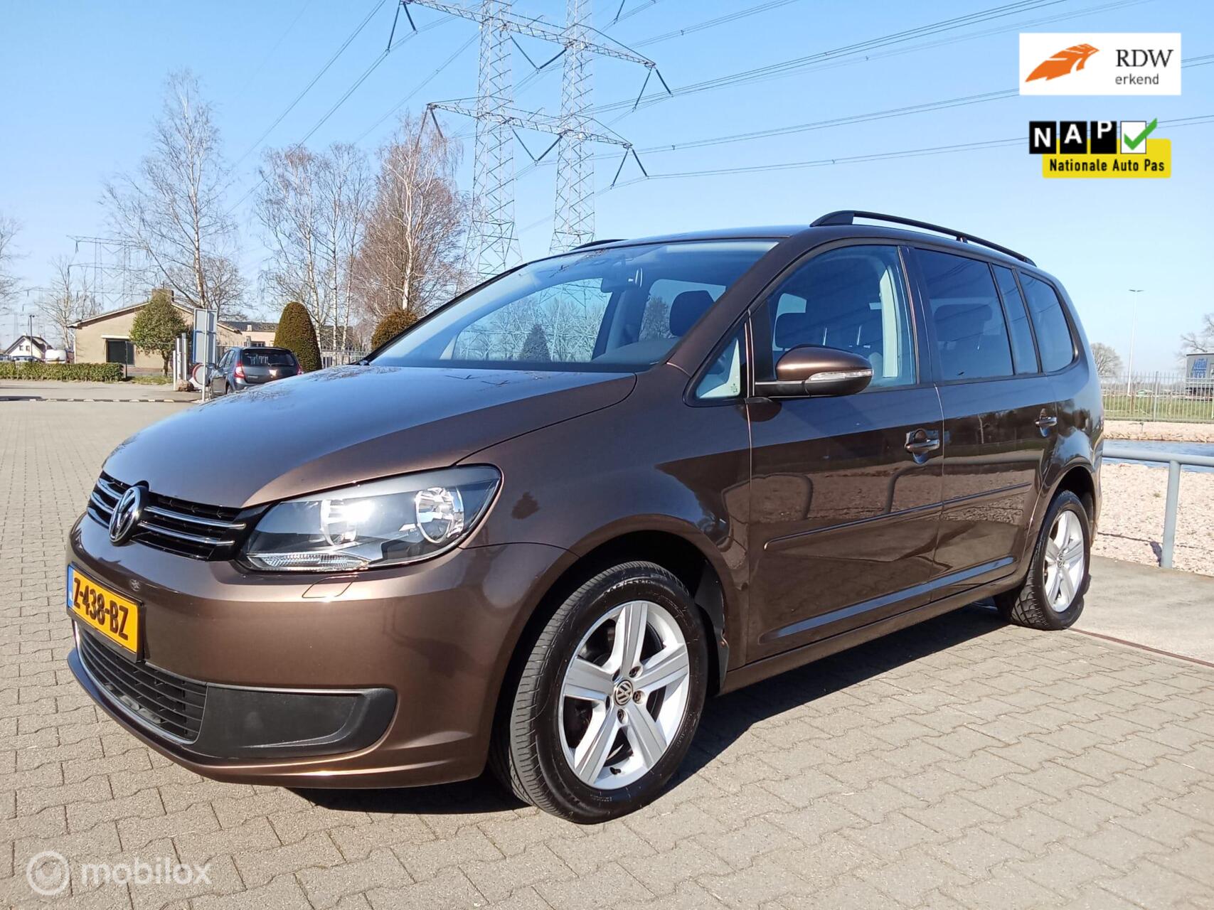 Volkswagen Touran 1.4 TSI Trendline 7p./clima/navi/apk 2011 - voorkant