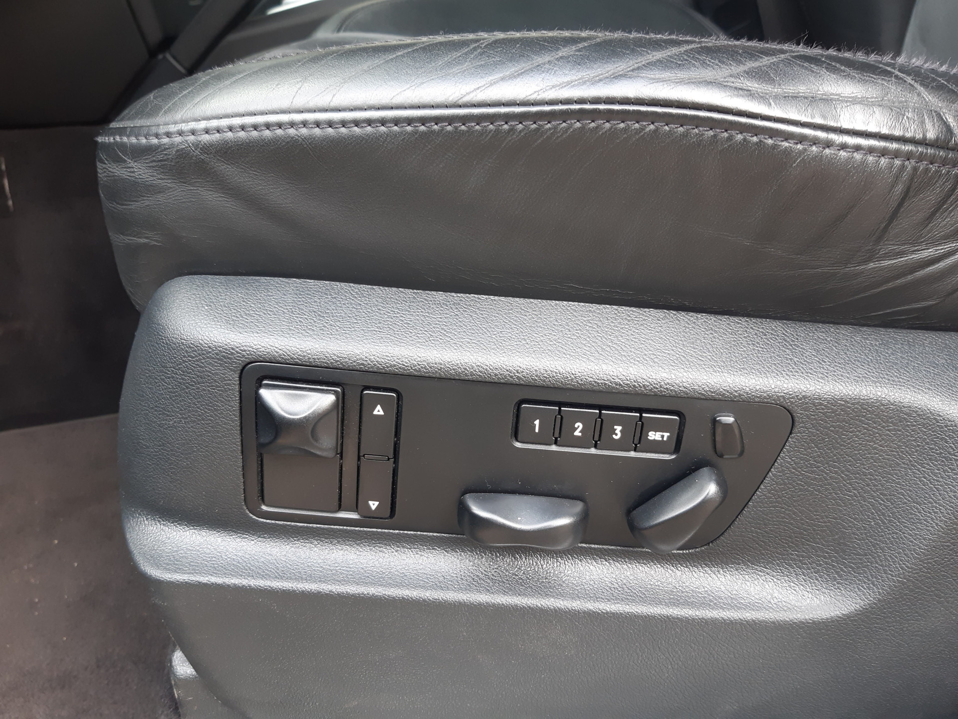 Foto van Porsche Cayenne GTS
