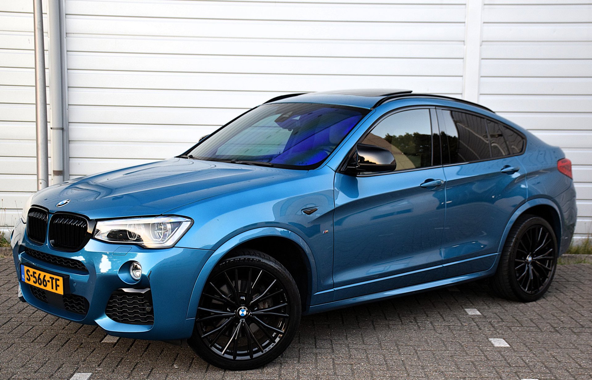 Foto van BMW X4 M40i