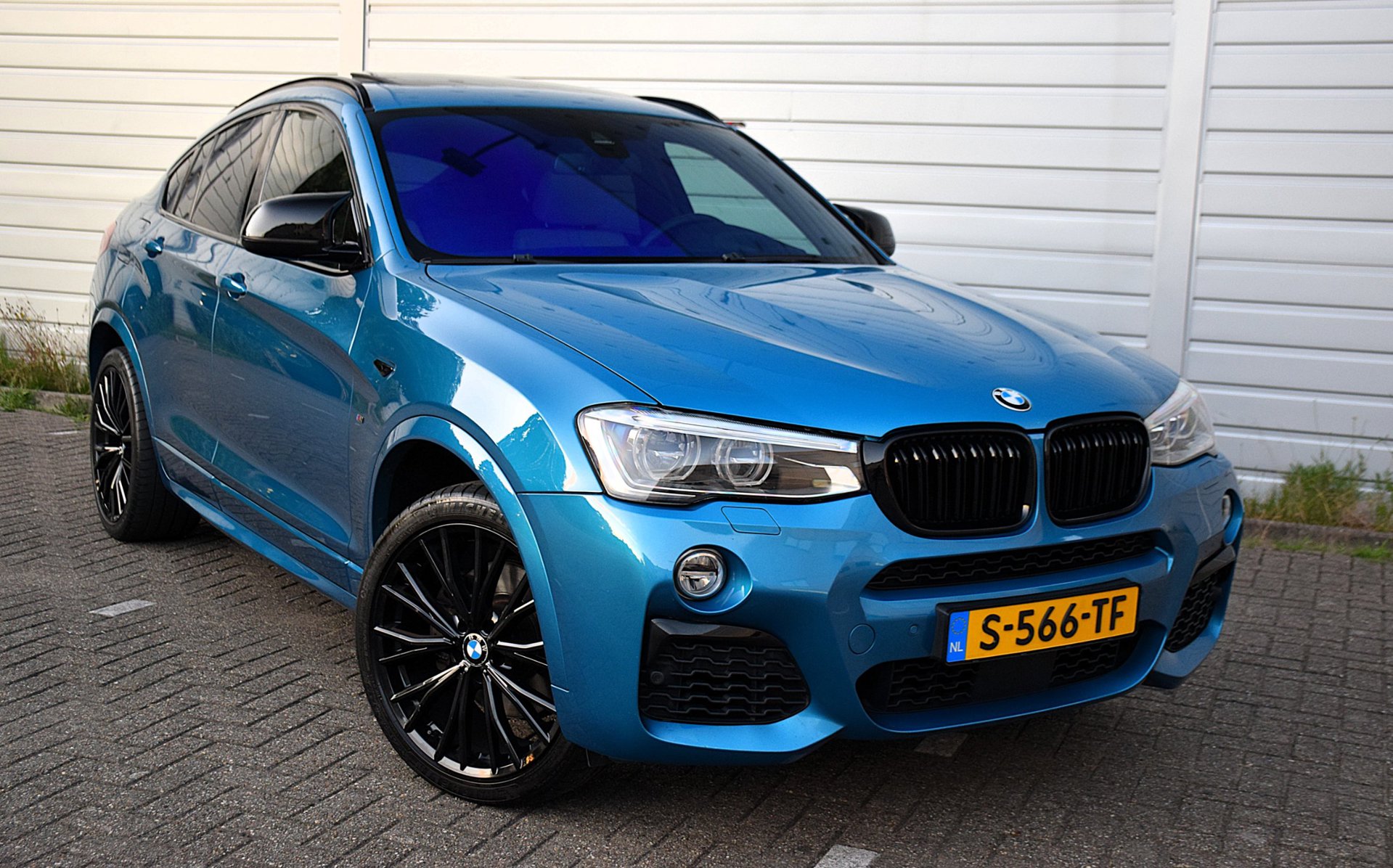 Foto van BMW X4 M40i