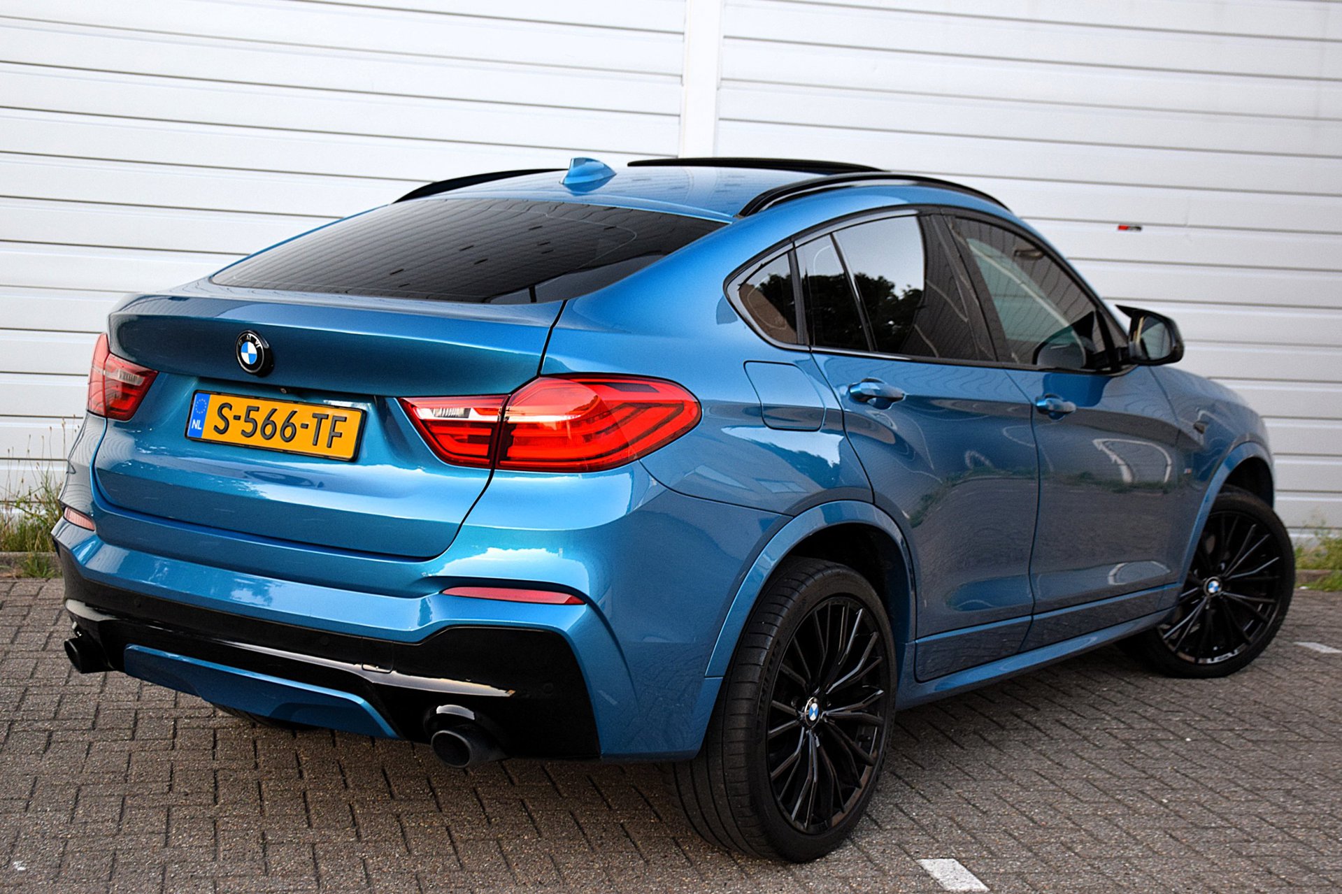 Foto van BMW X4 M40i