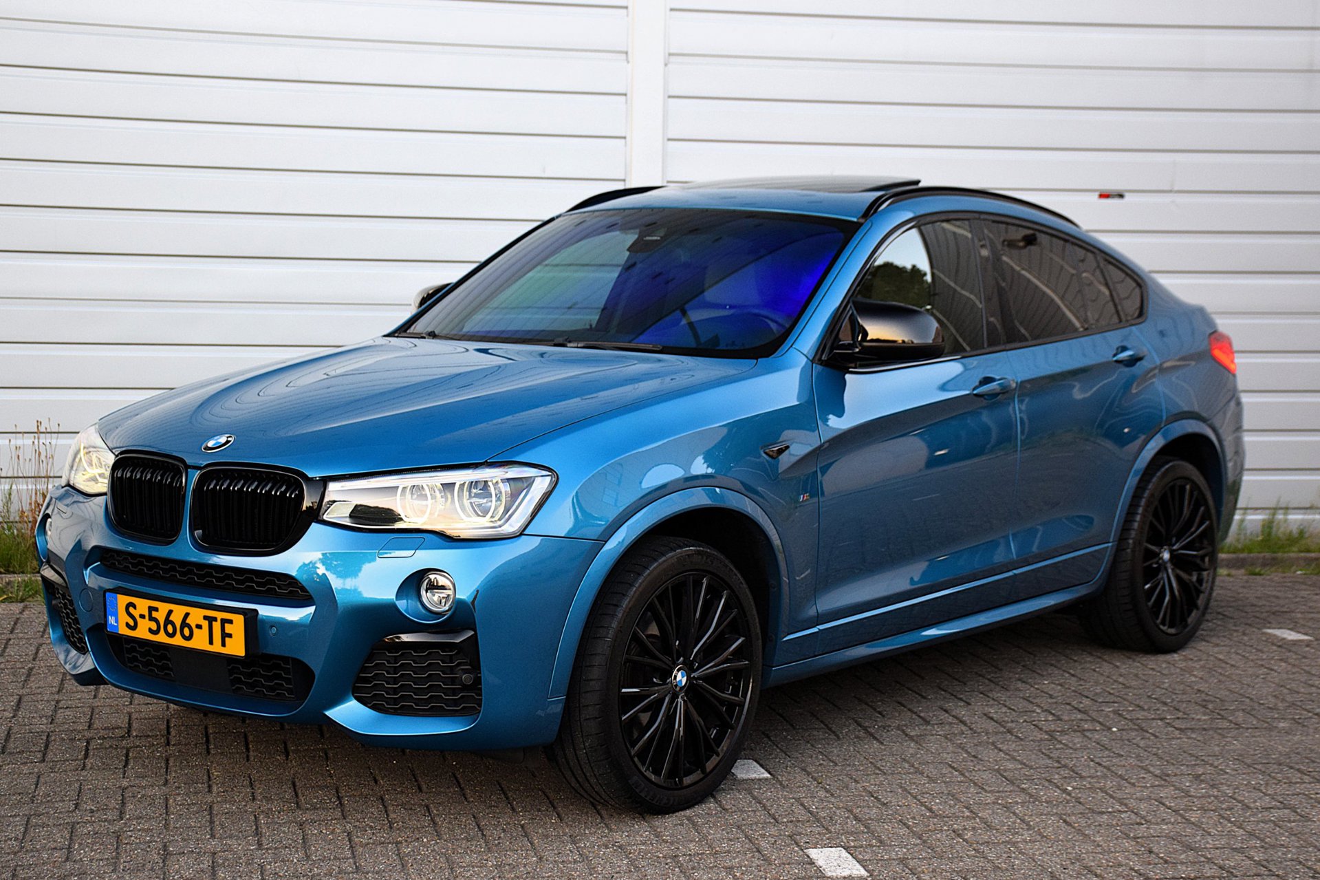 Foto van BMW X4 M40i