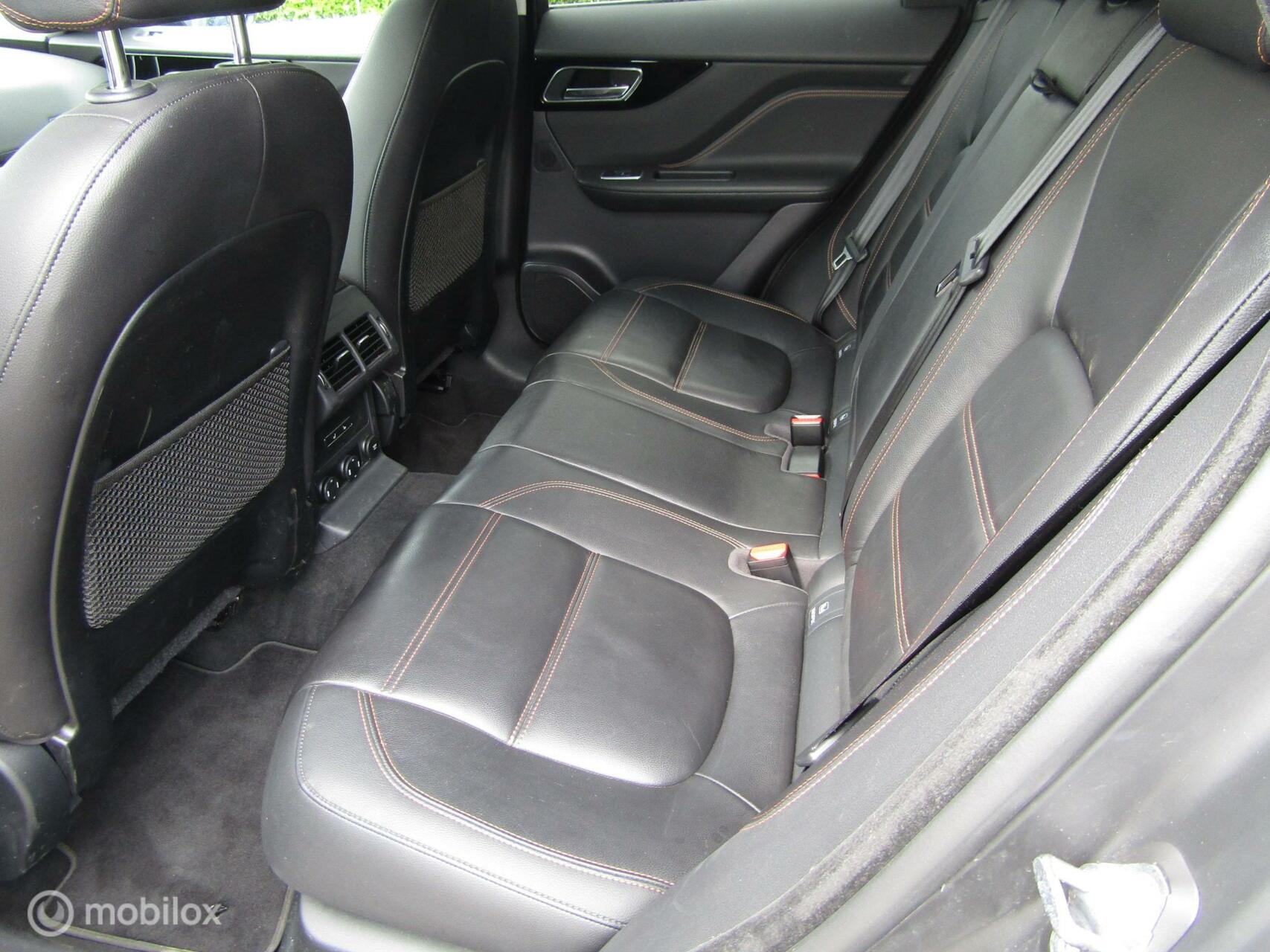 Foto van Jaguar F-pace