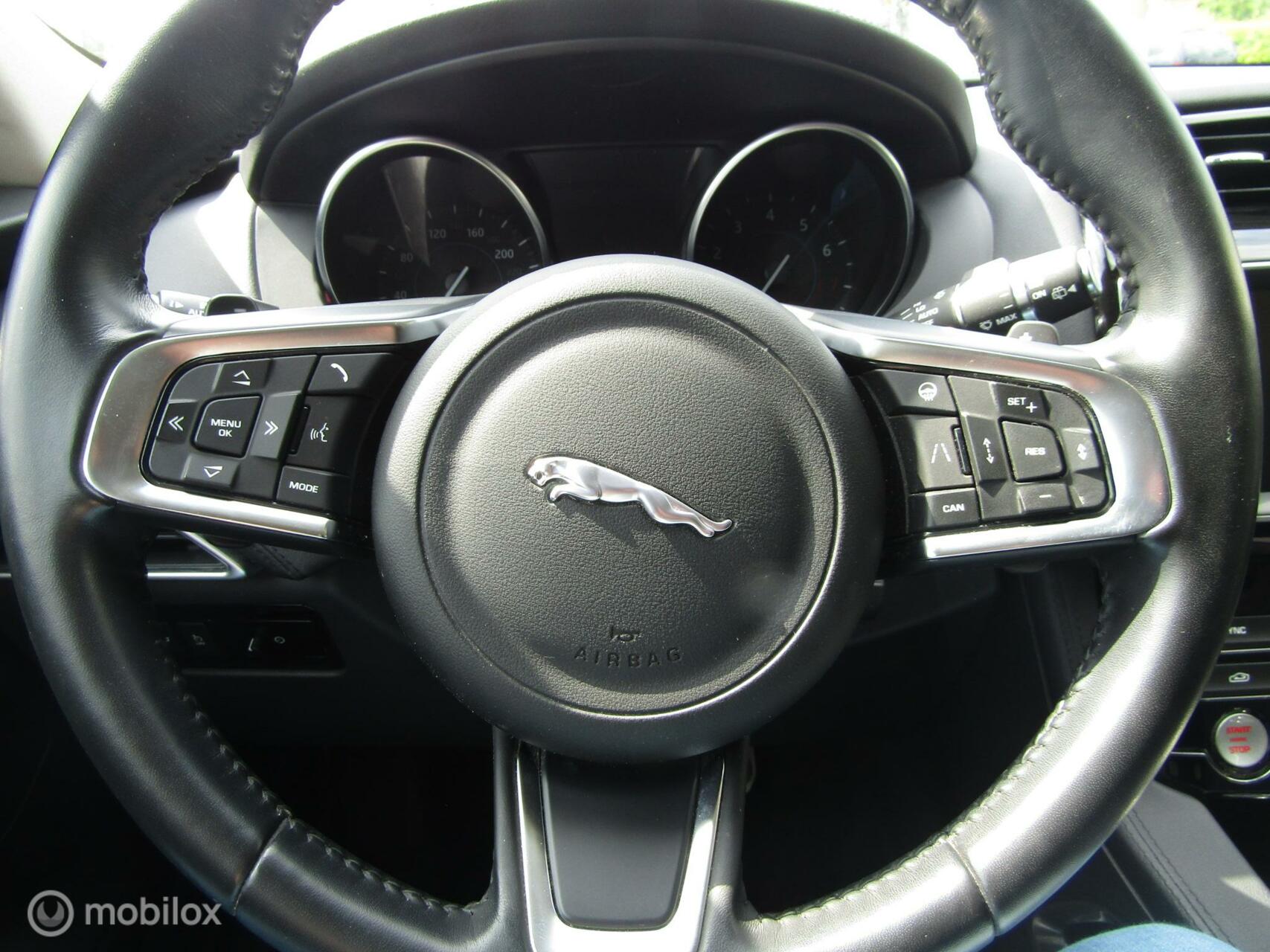 Foto van Jaguar F-pace