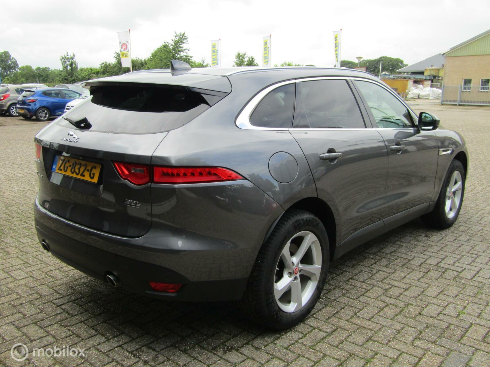 Foto van Jaguar F-pace