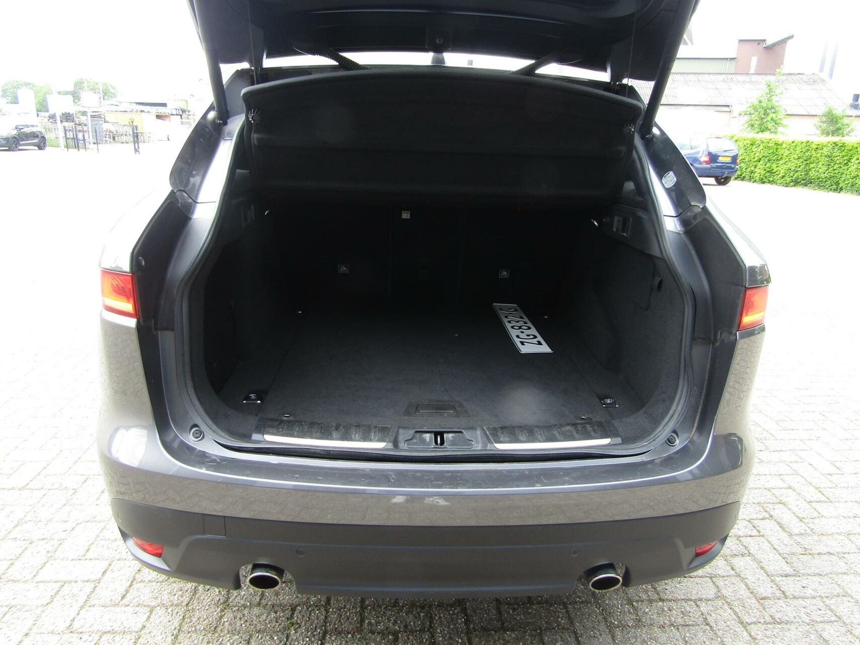 Foto van Jaguar F-pace
