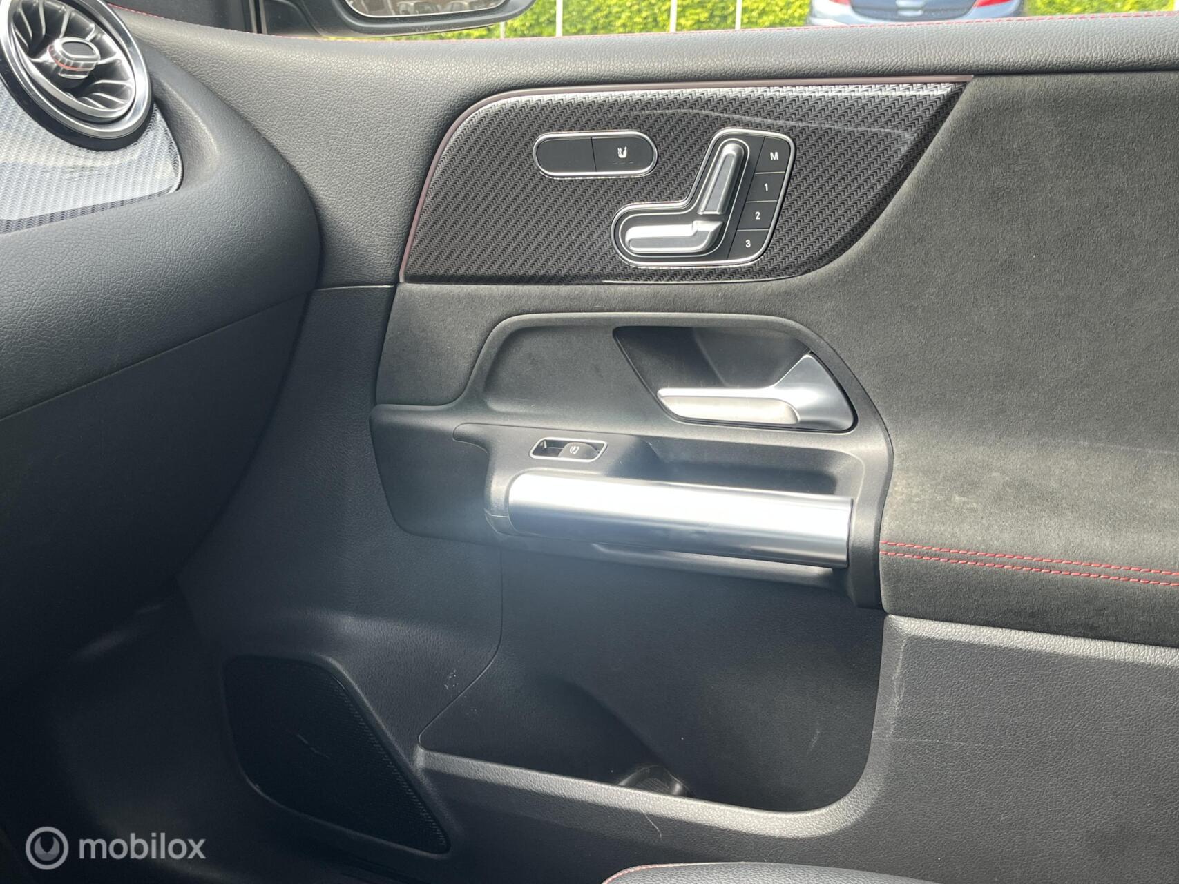 Foto van Mercedes-Benz B 200