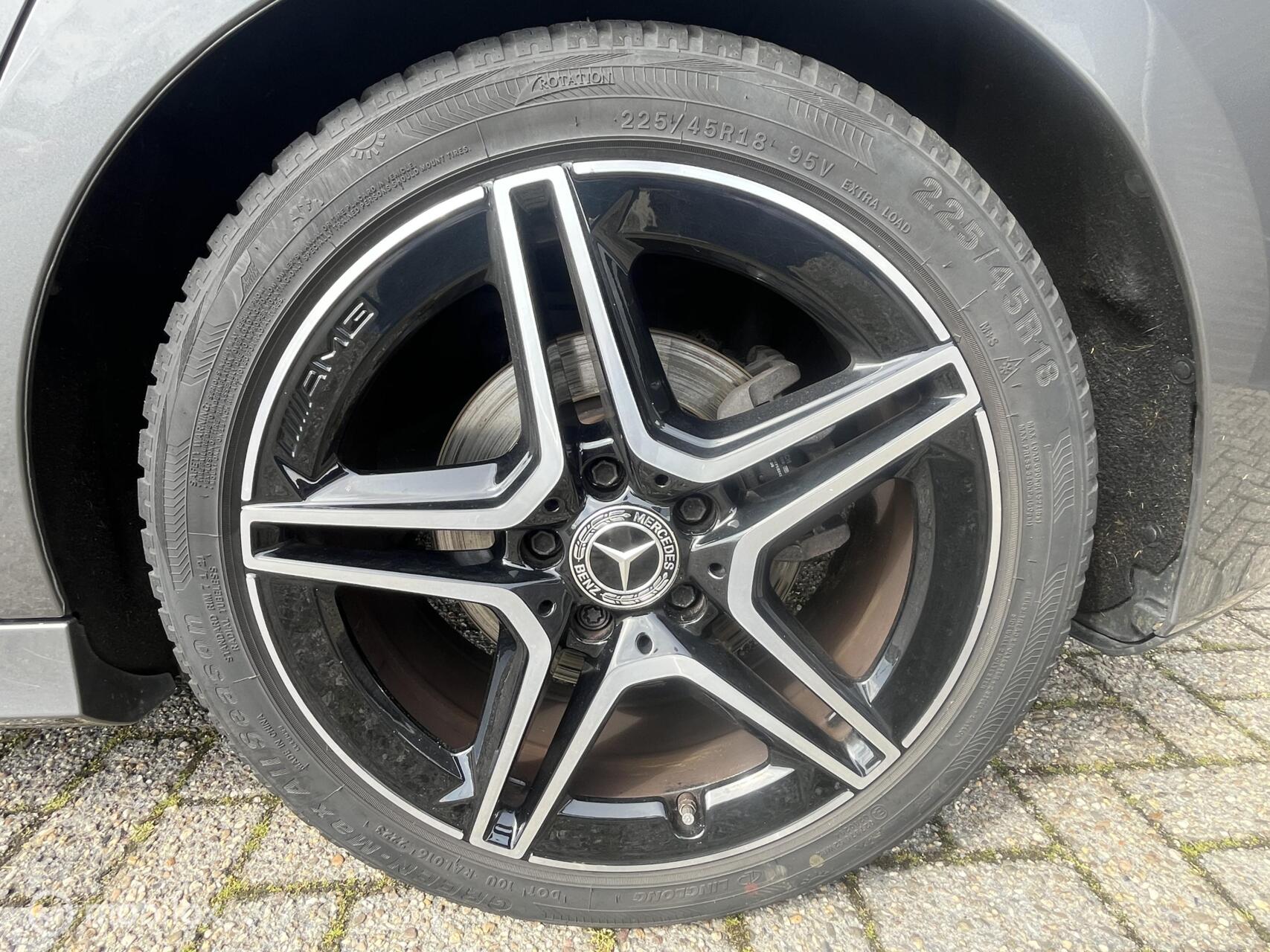 Foto van Mercedes-Benz B 200