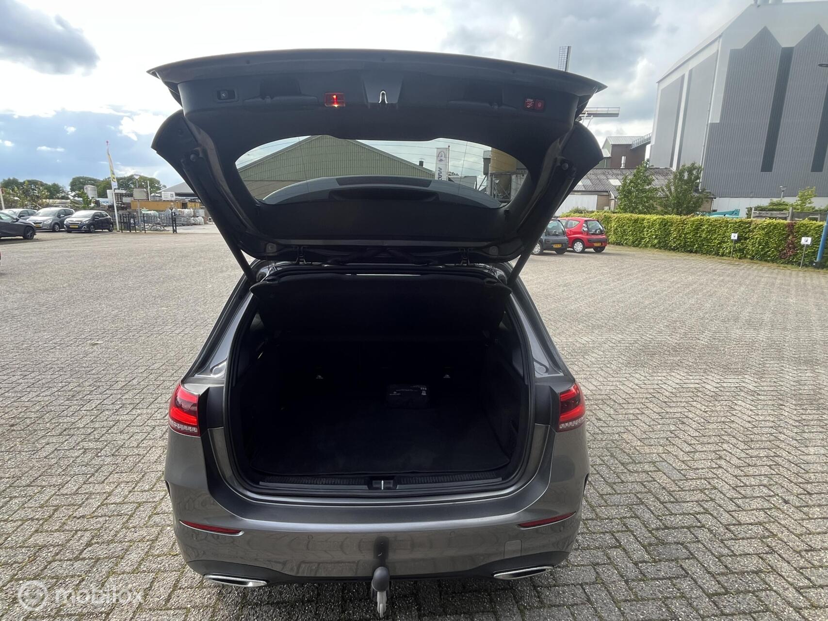 Foto van Mercedes-Benz B 200