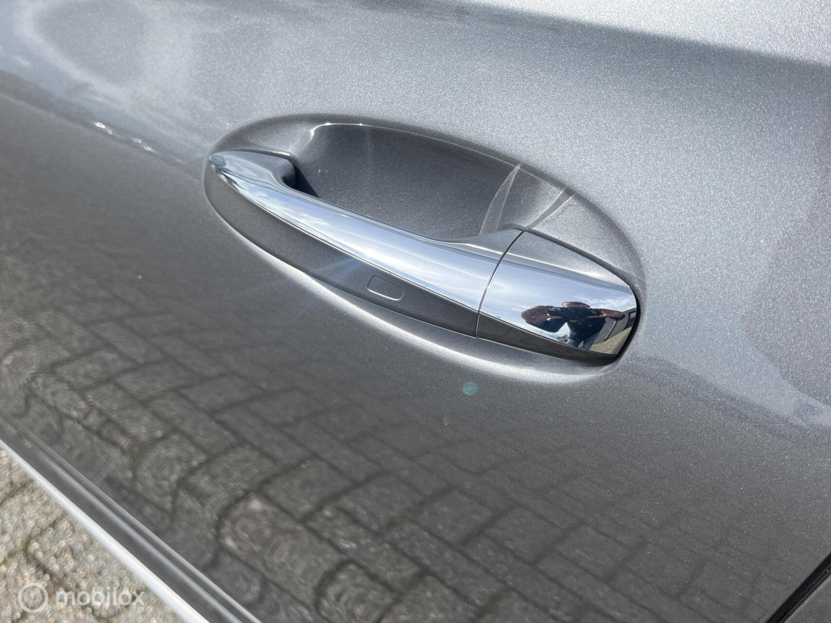Foto van Mercedes-Benz B 200