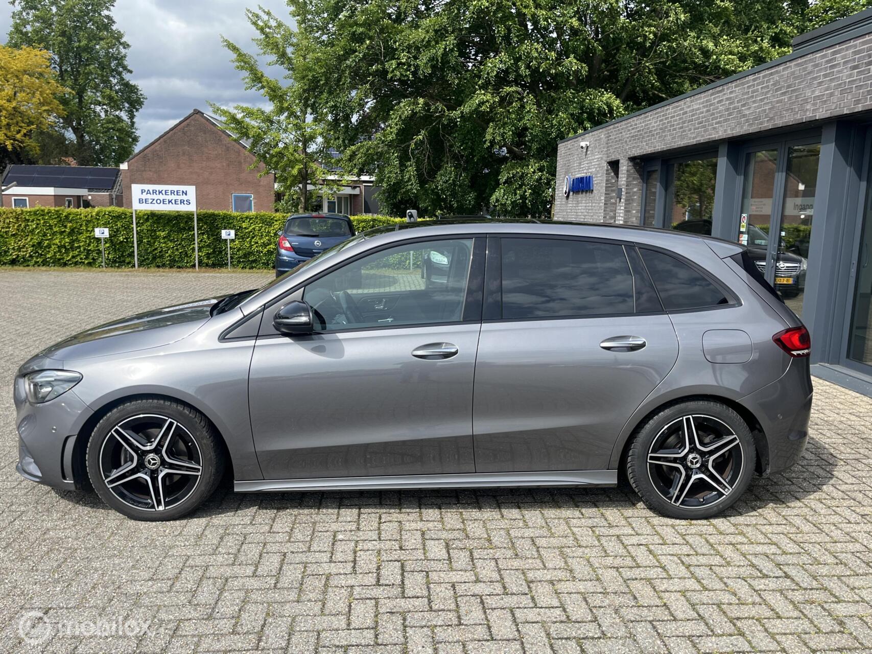 Foto van Mercedes-Benz B 200