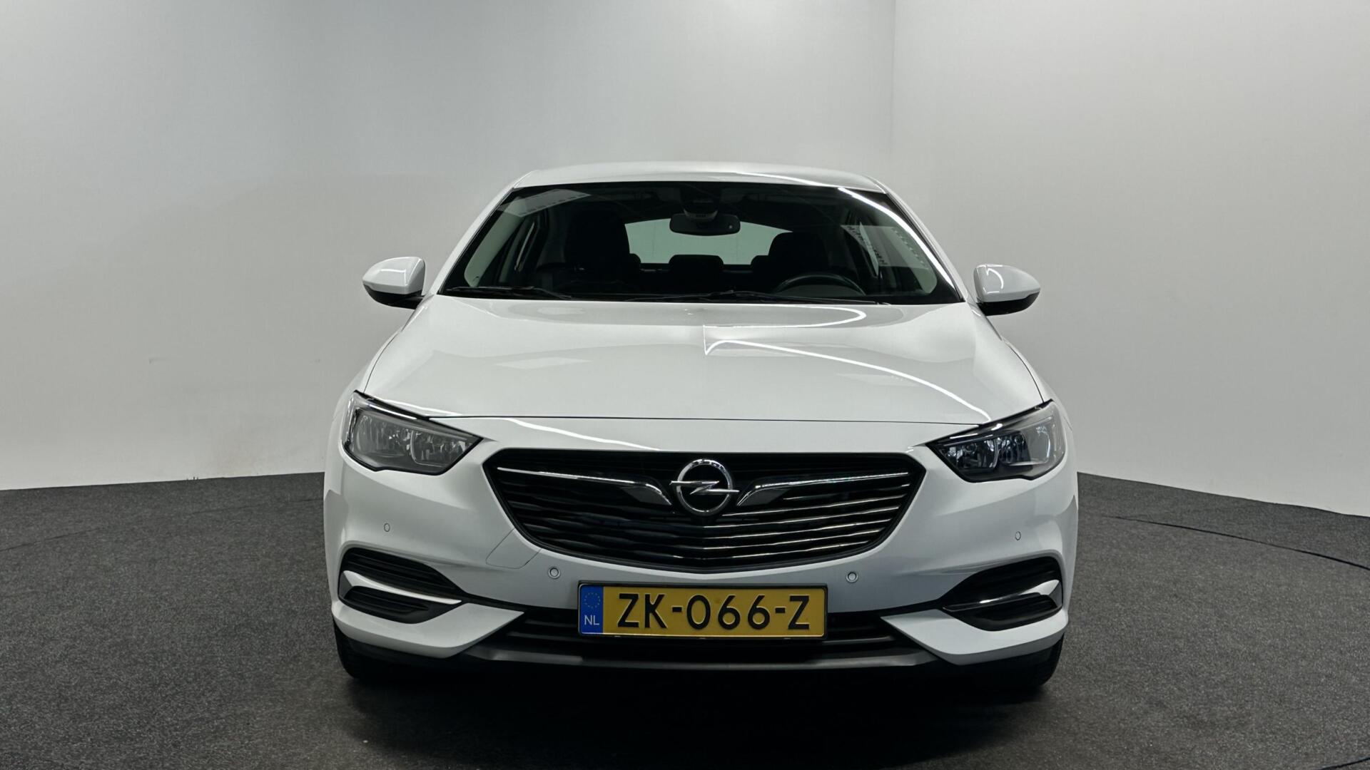 Foto van Opel Insignia Grand Sport