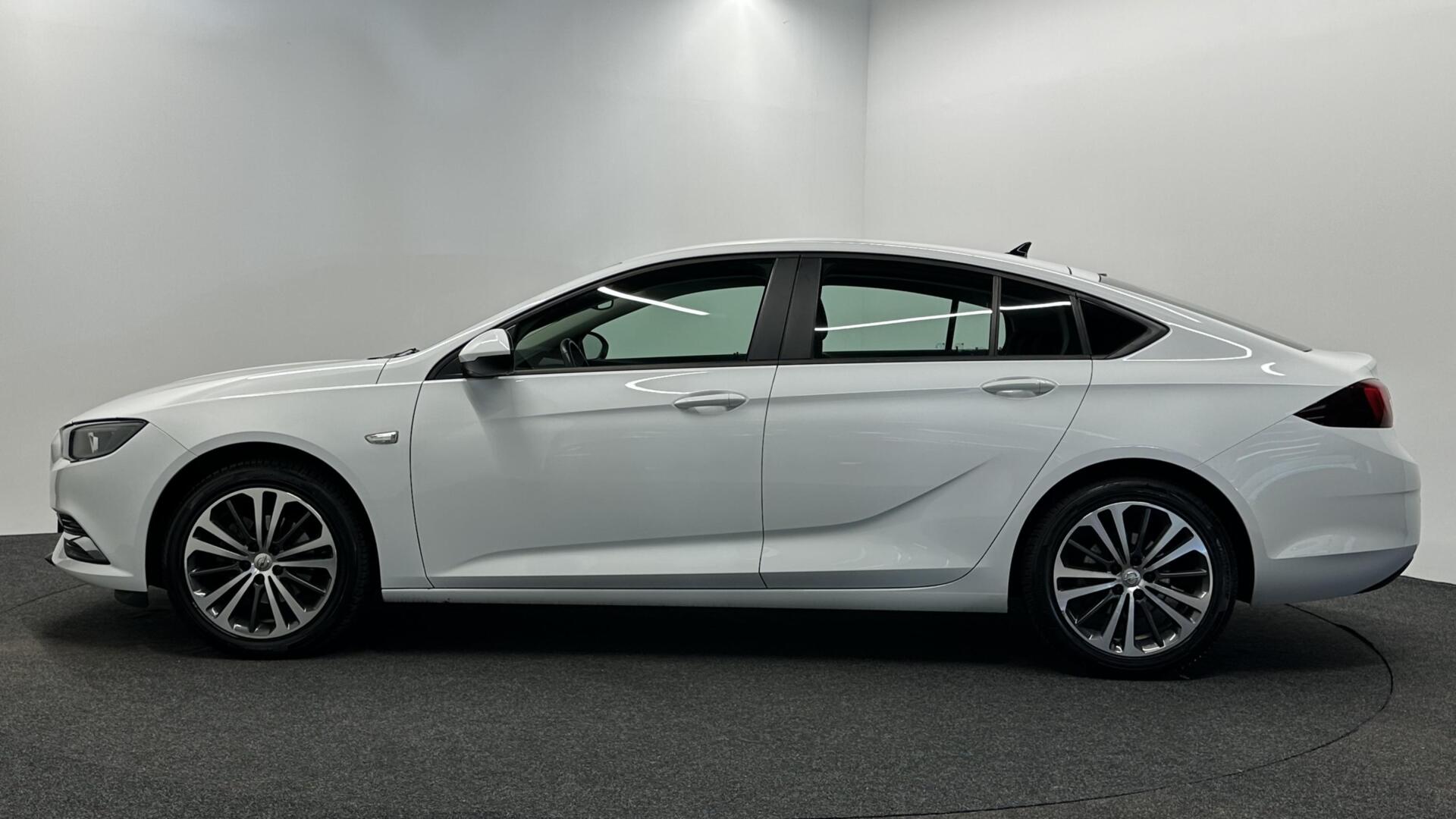 Foto van Opel Insignia Grand Sport