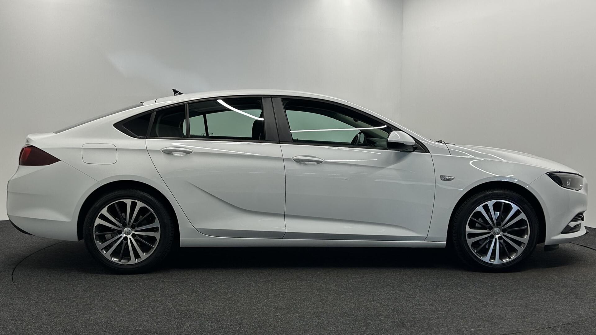 Foto van Opel Insignia Grand Sport