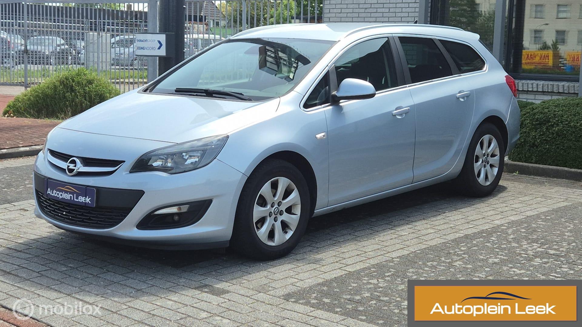 Opel Astra Sports Tourer 1.4 Turbo Edition trekhaak clima 2015 - voorkant