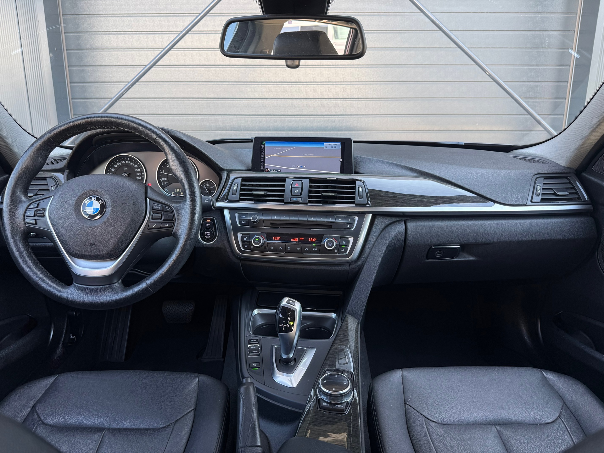 Foto van BMW 328i