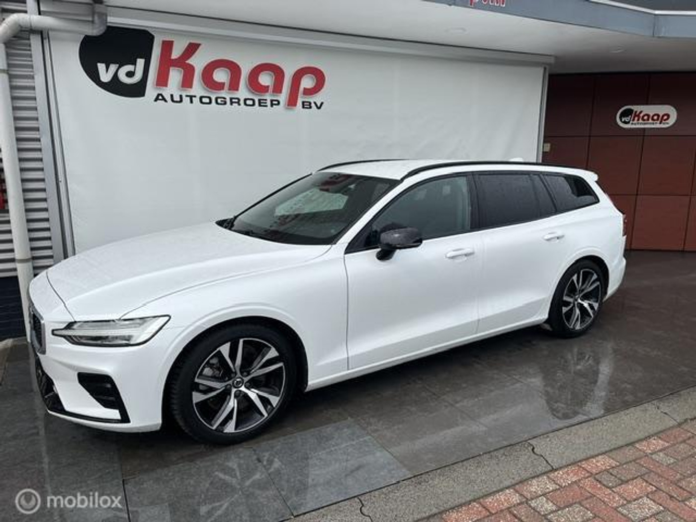 Volvo V60 2.0 T5 R-Design 2019 - voorkant