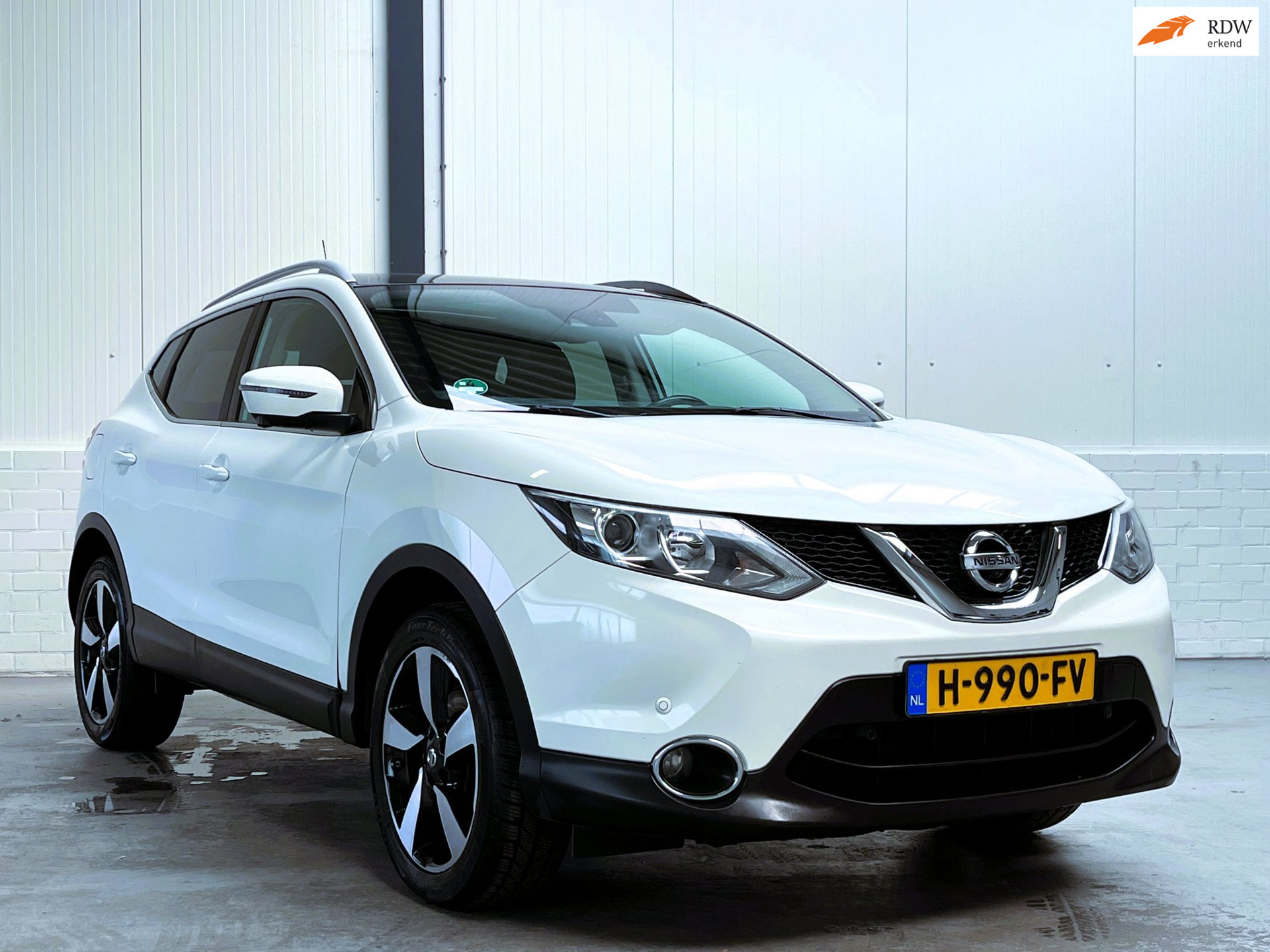 Nissan Nissan Qashqai 1.2 Connect Edition 360 Camera|Pano|Trekhaak 2015 - voorkant