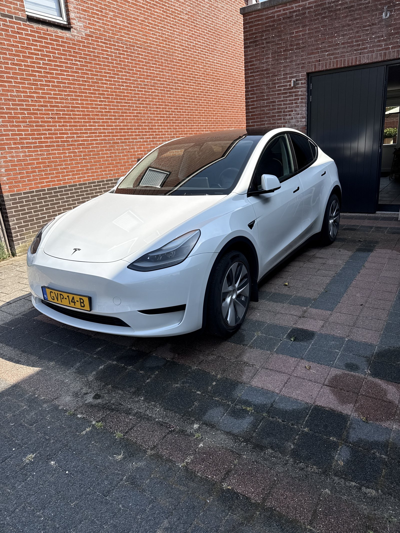 Tesla Model Y RWD 58 kWh 2023 - voorkant